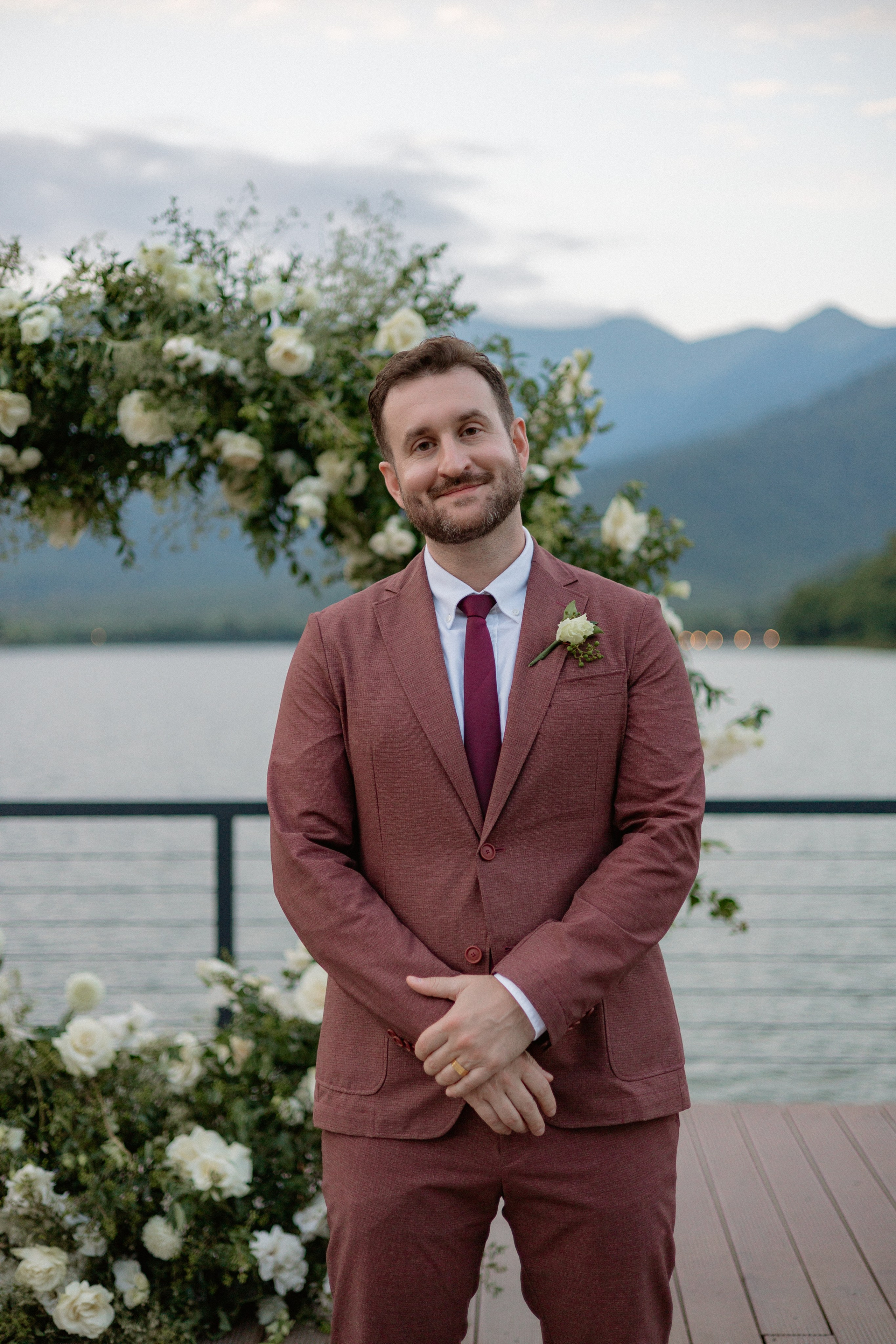 Thesakaya and Kevin. Photographer Anna Nazarenko