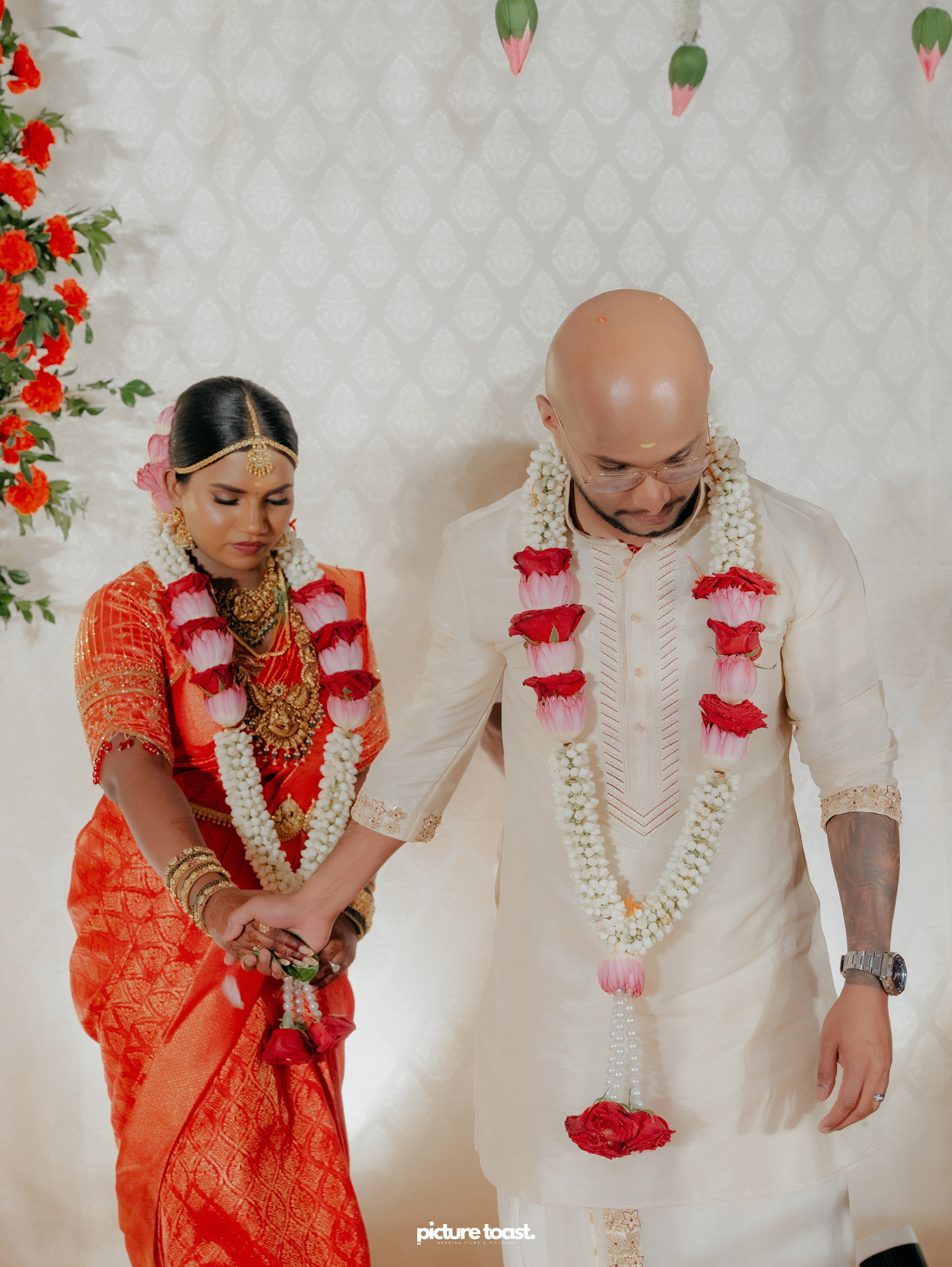 Traditional Kerala Hindu Wedding Ft. Anusree & Vishnu. Fine art Wedding Photographers in India & Canada