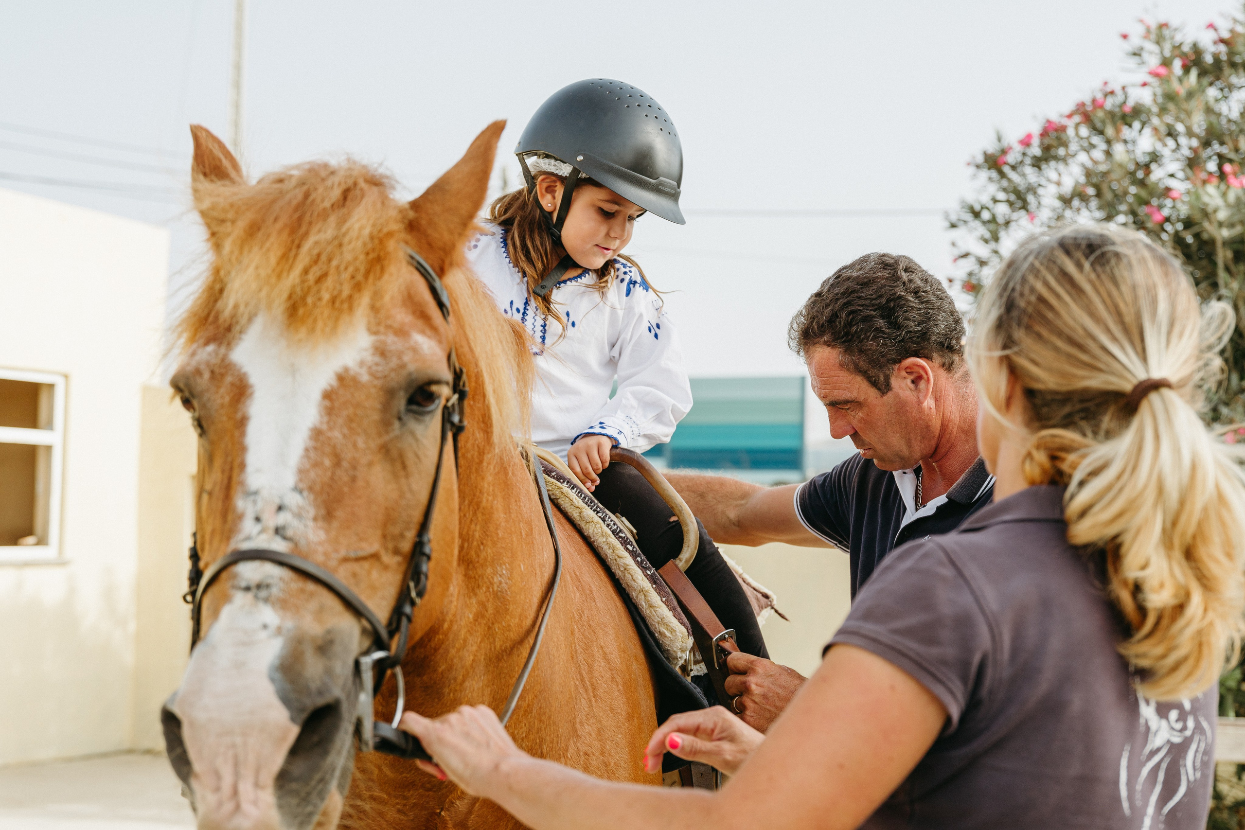 Marlene & Tiago com filhos. Passeios a Cavalo na Praia Peniche | Eco Salgados Agroturismo