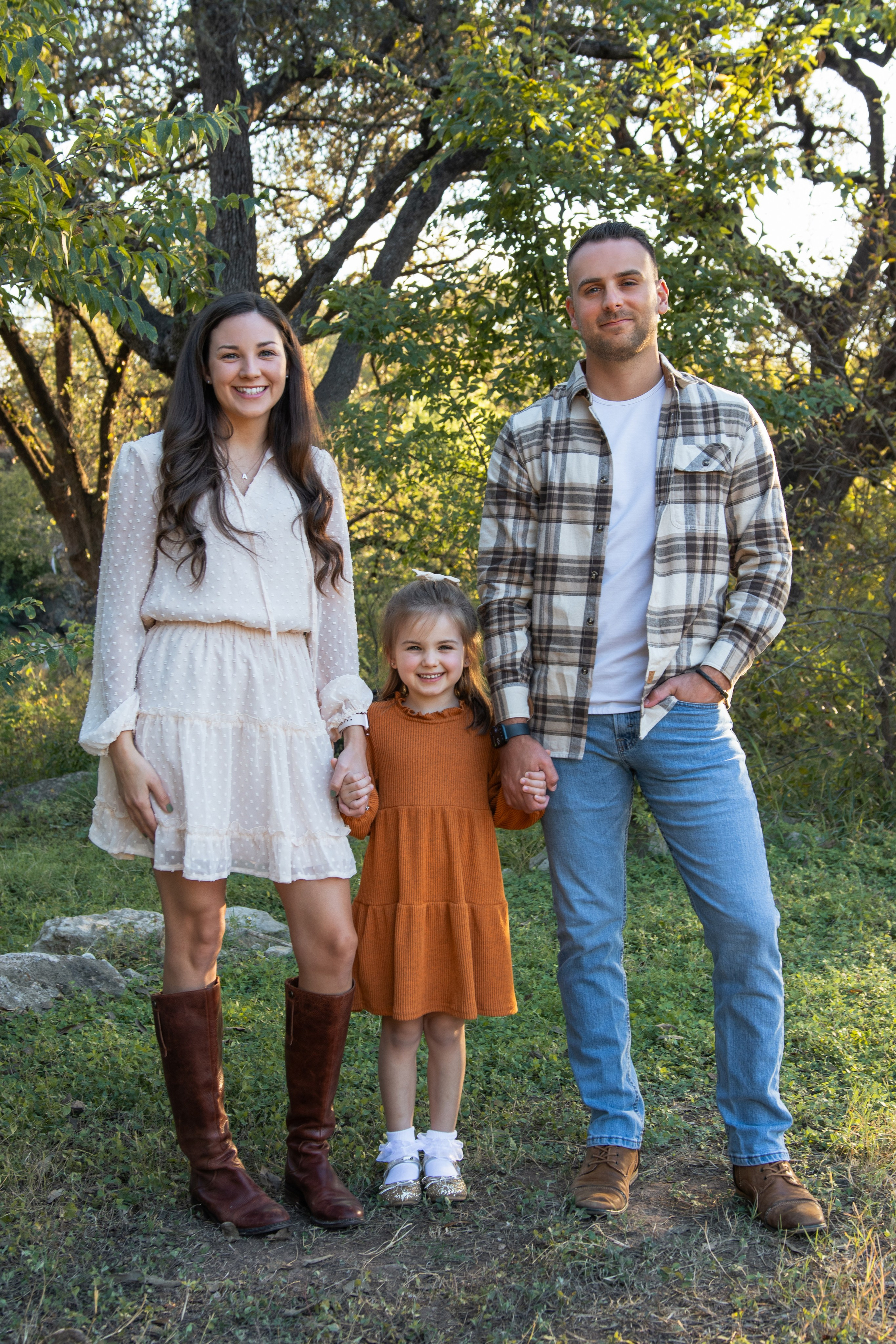 Family photoshoot at Bull Creek Park in Austin