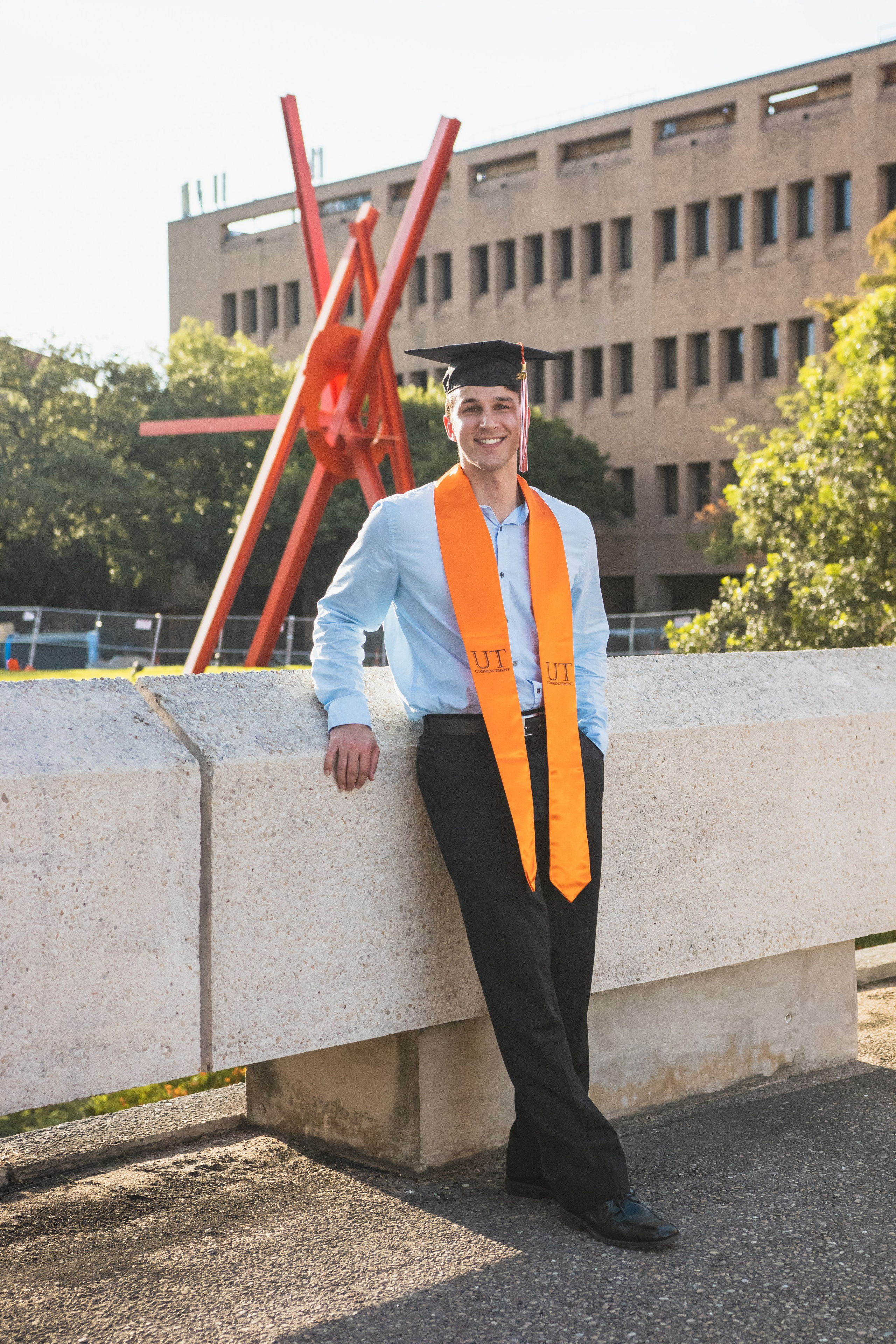 Group senior photoshoot at the University of Texas Austin