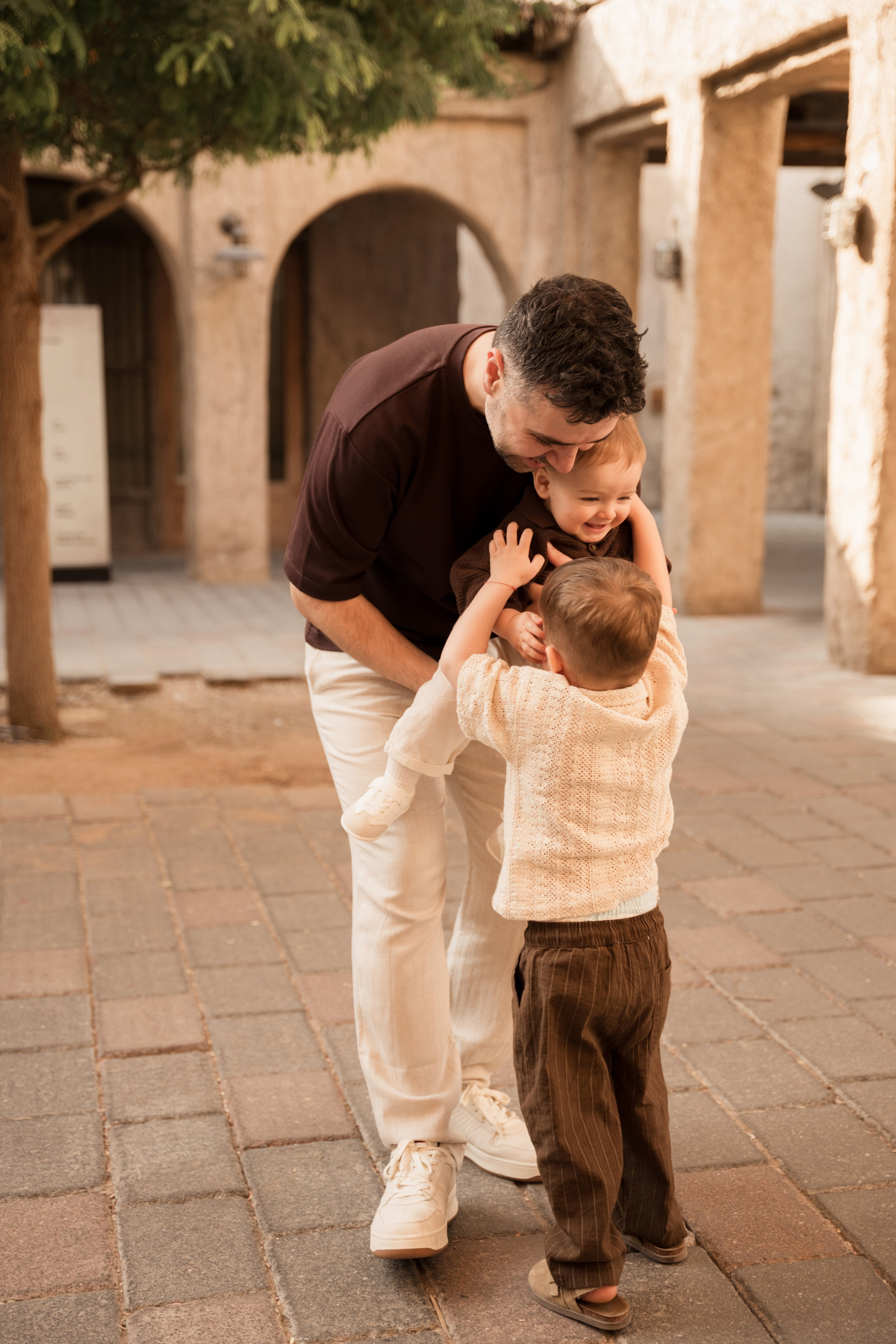 Old Town walk. Angela Iakovleva — Family Photographer in Dubai