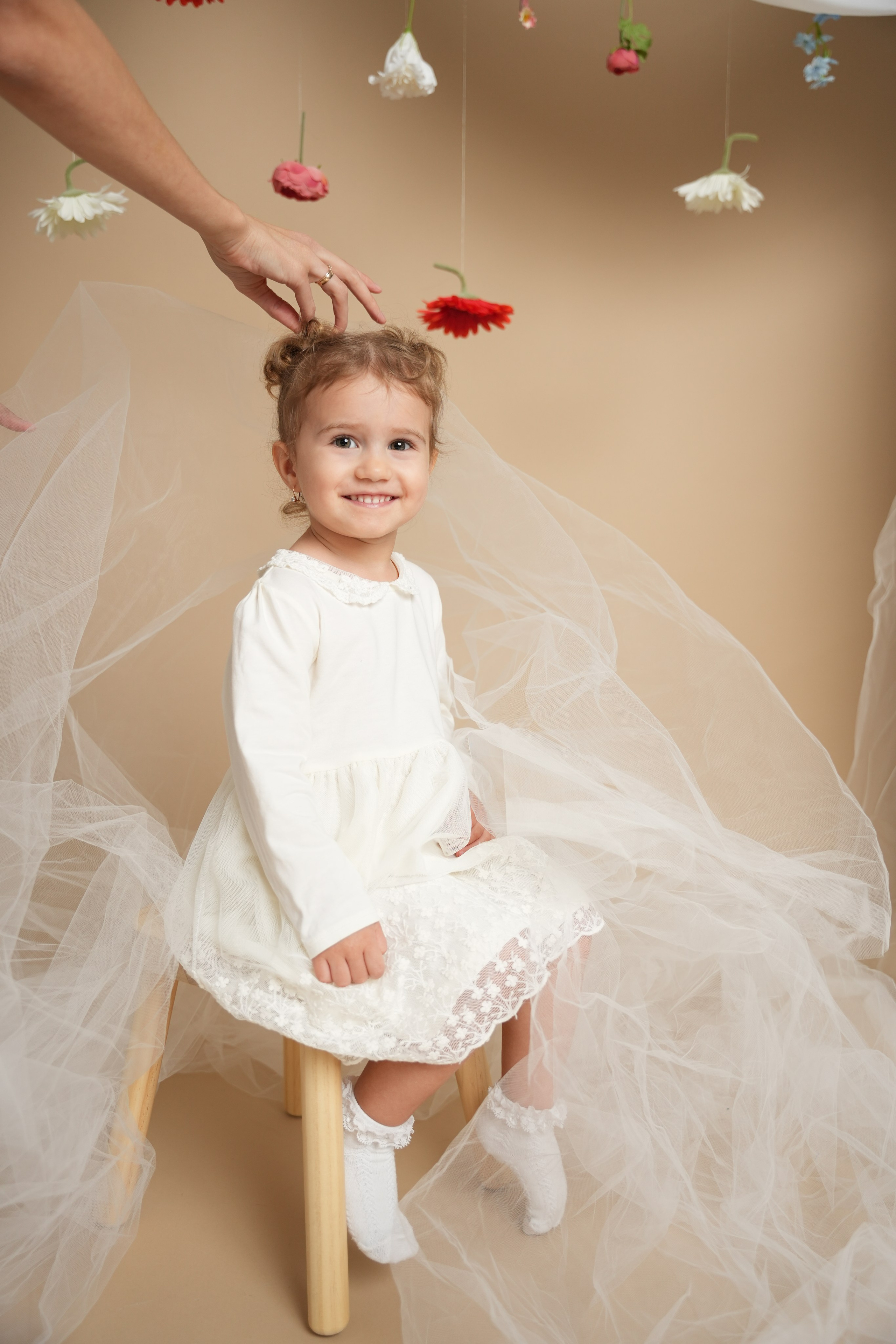 Ksenya and Stesha. Professional Photographer Abu Dhabi, Dubai — Yulia Ismoilova | 2025