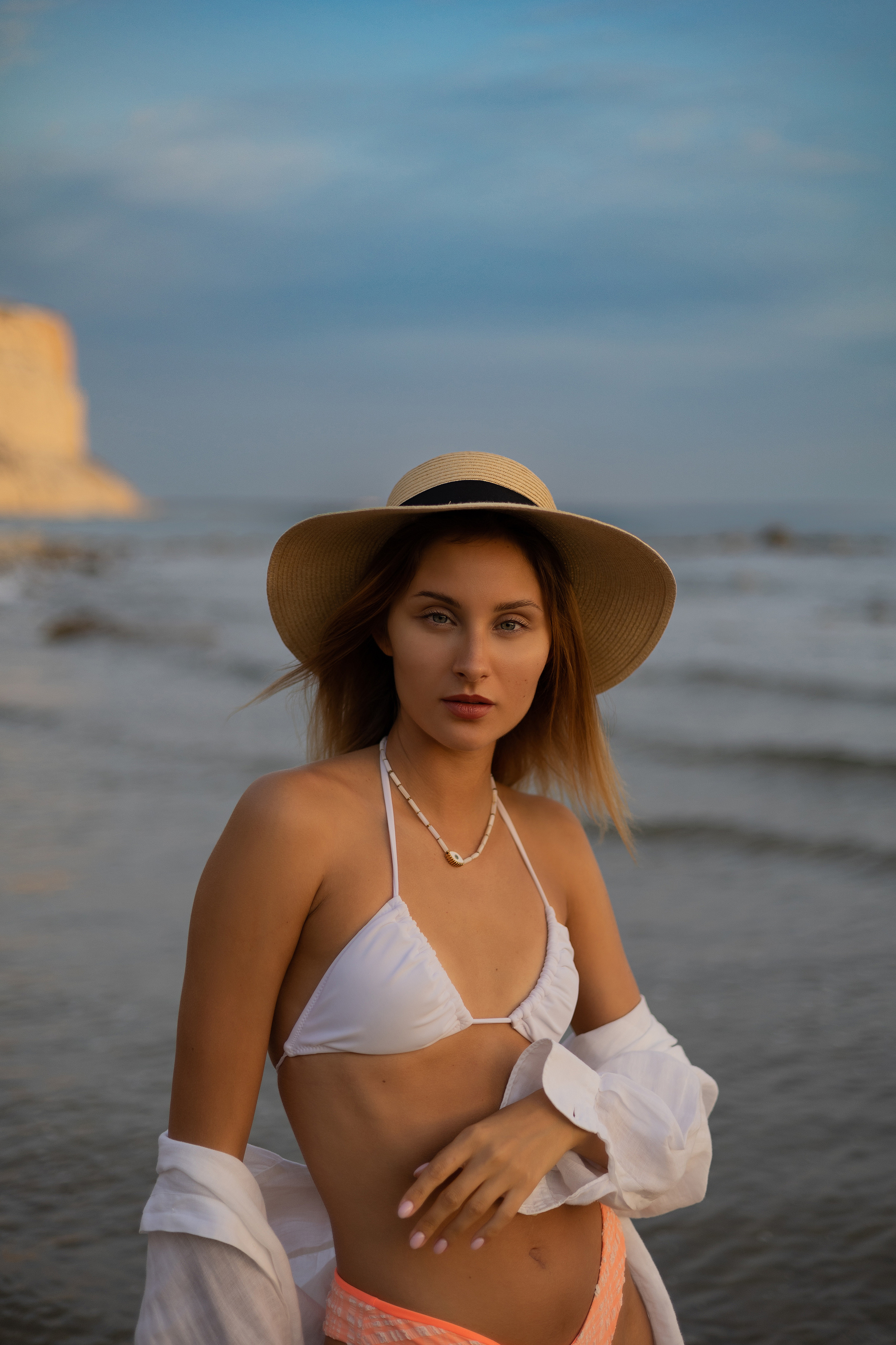 Sunset Glow. Beach Portraits in Natural Light | Feminine, Warm. Dreamy. Kristina Kozheltsova- Soulful Portrait&Lifestyle&Love Story Photographer in Leipzig, Germany