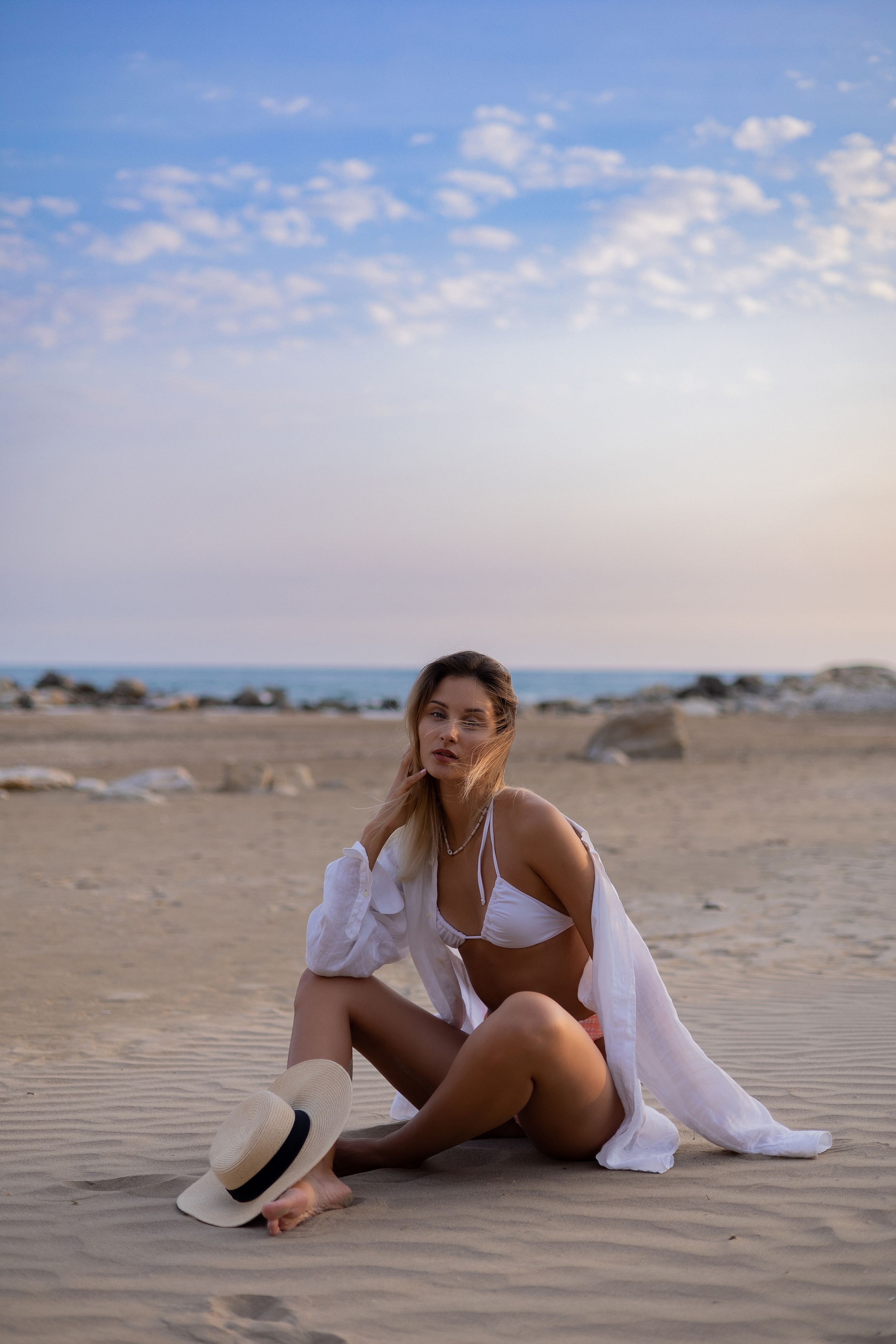 Sunset Glow. Beach Portraits in Natural Light | Feminine, Warm. Dreamy. Kristina Kozheltsova- Soulful Portrait&Lifestyle&Love Story Photographer in Leipzig, Germany