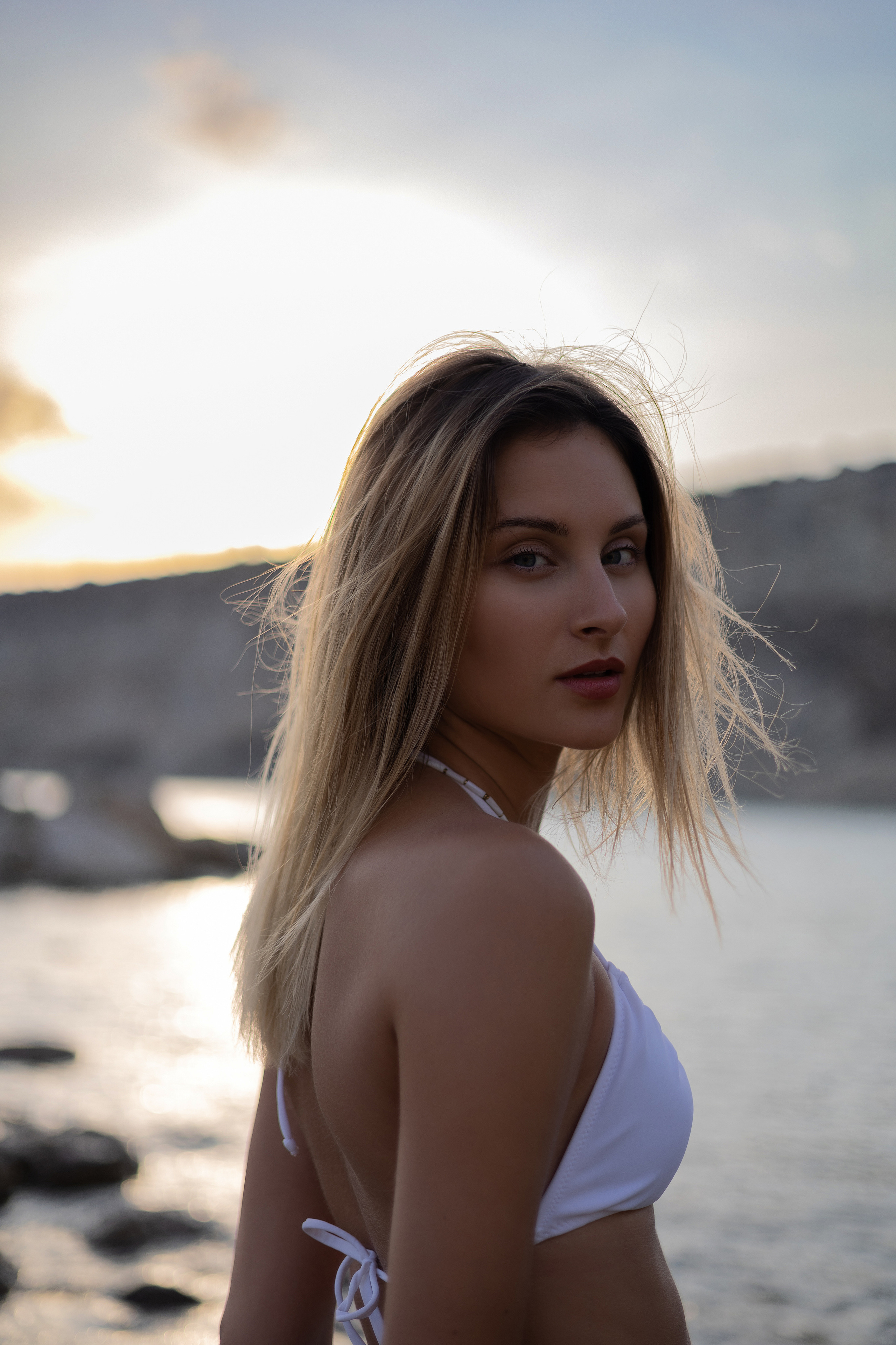 Sunset Glow. Beach Portraits in Natural Light | Feminine, Warm. Dreamy. Kristina Kozheltsova- Soulful Portrait&Lifestyle&Love Story Photographer in Leipzig, Germany