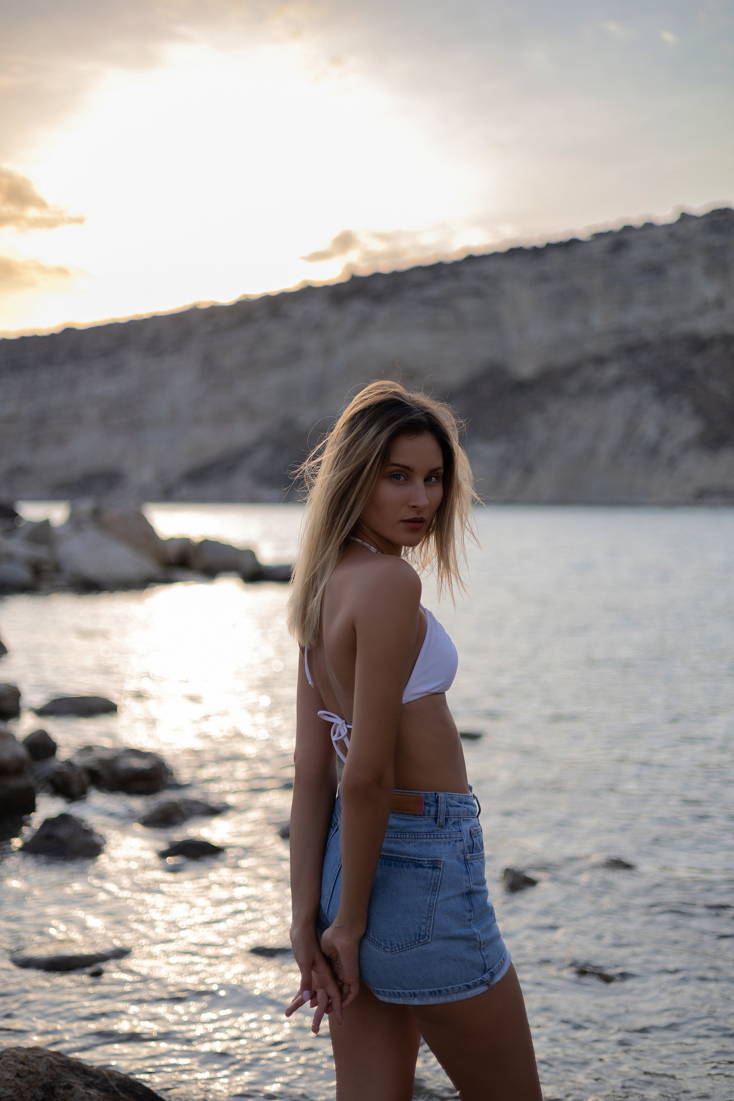 Sunset Glow. Beach Portraits in Natural Light | Feminine, Warm. Dreamy. Kristina Kozheltsova- Soulful Portrait&Lifestyle&Love Story Photographer in Leipzig, Germany