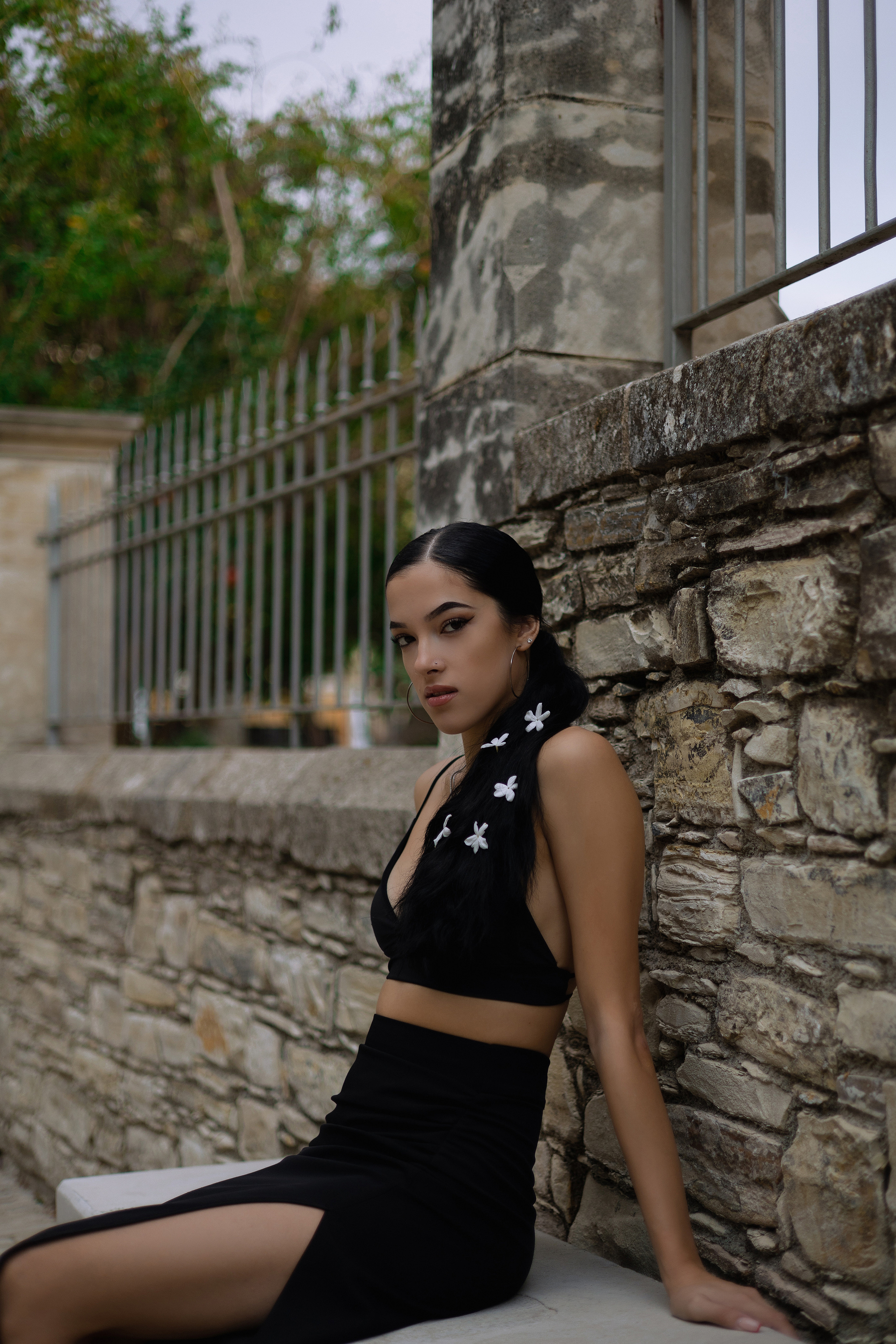 Shadows & Grace — Outdoor Portraits in Natural Light | Elegant, Minimal & Cinematic. Kristina Kozheltsova- Soulful Portrait&Lifestyle&Love Story Photographer in Leipzig, Germany