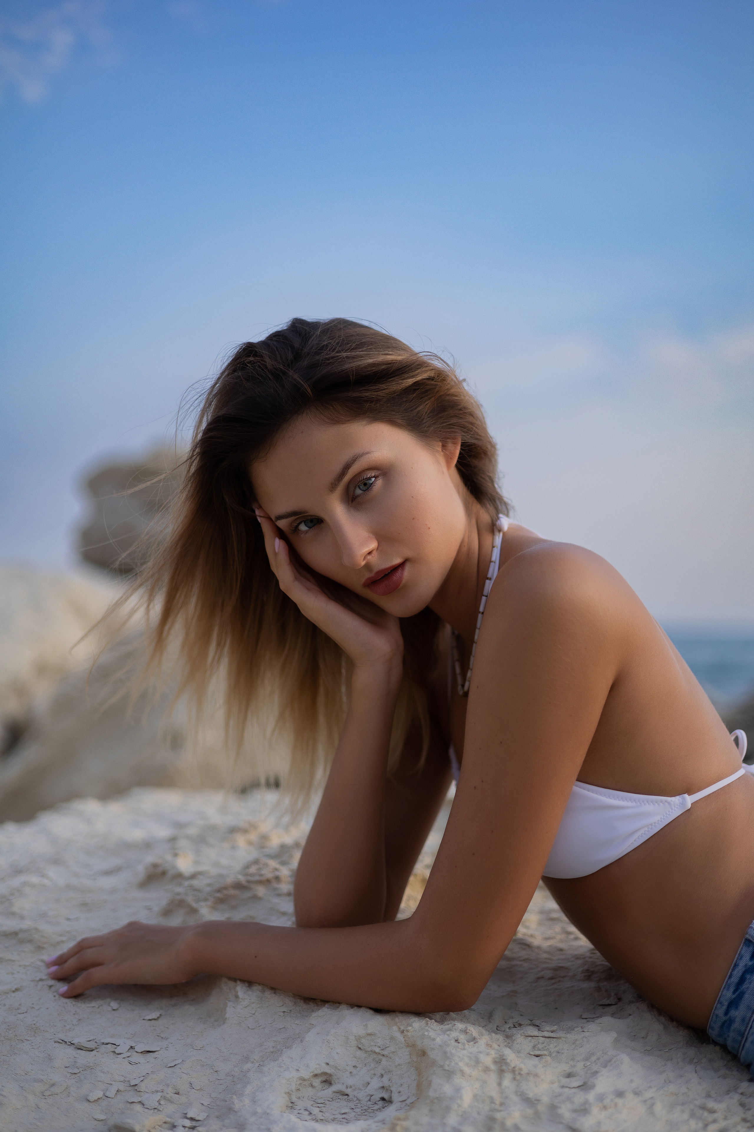 Sunset Glow. Beach Portraits in Natural Light | Feminine, Warm. Dreamy. Kristina Kozheltsova- Soulful Portrait&Lifestyle&Love Story Photographer in Leipzig, Germany