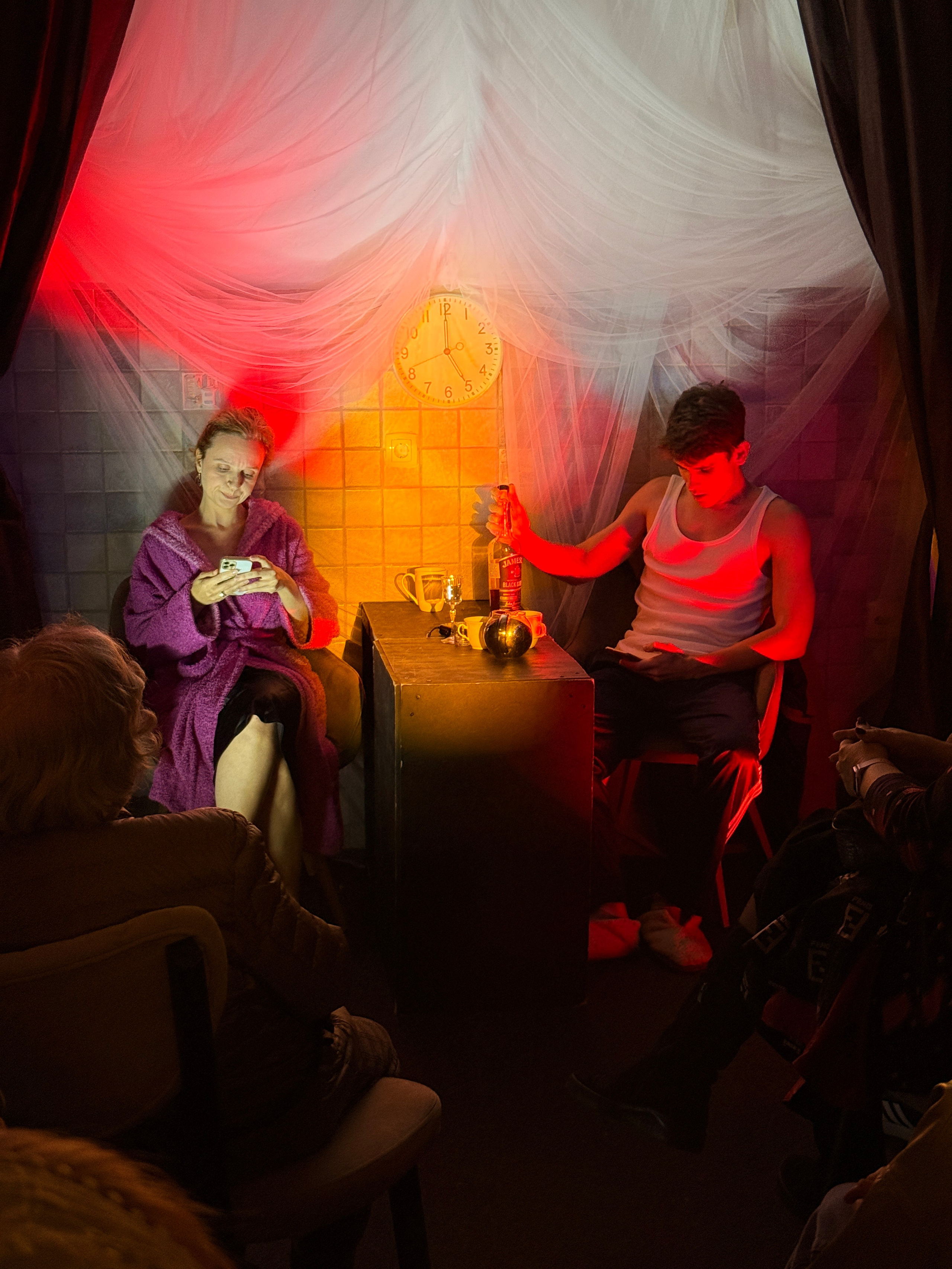 Фоторепортаж вистави у Будві. Портретний фотограф Альона Новгородцева