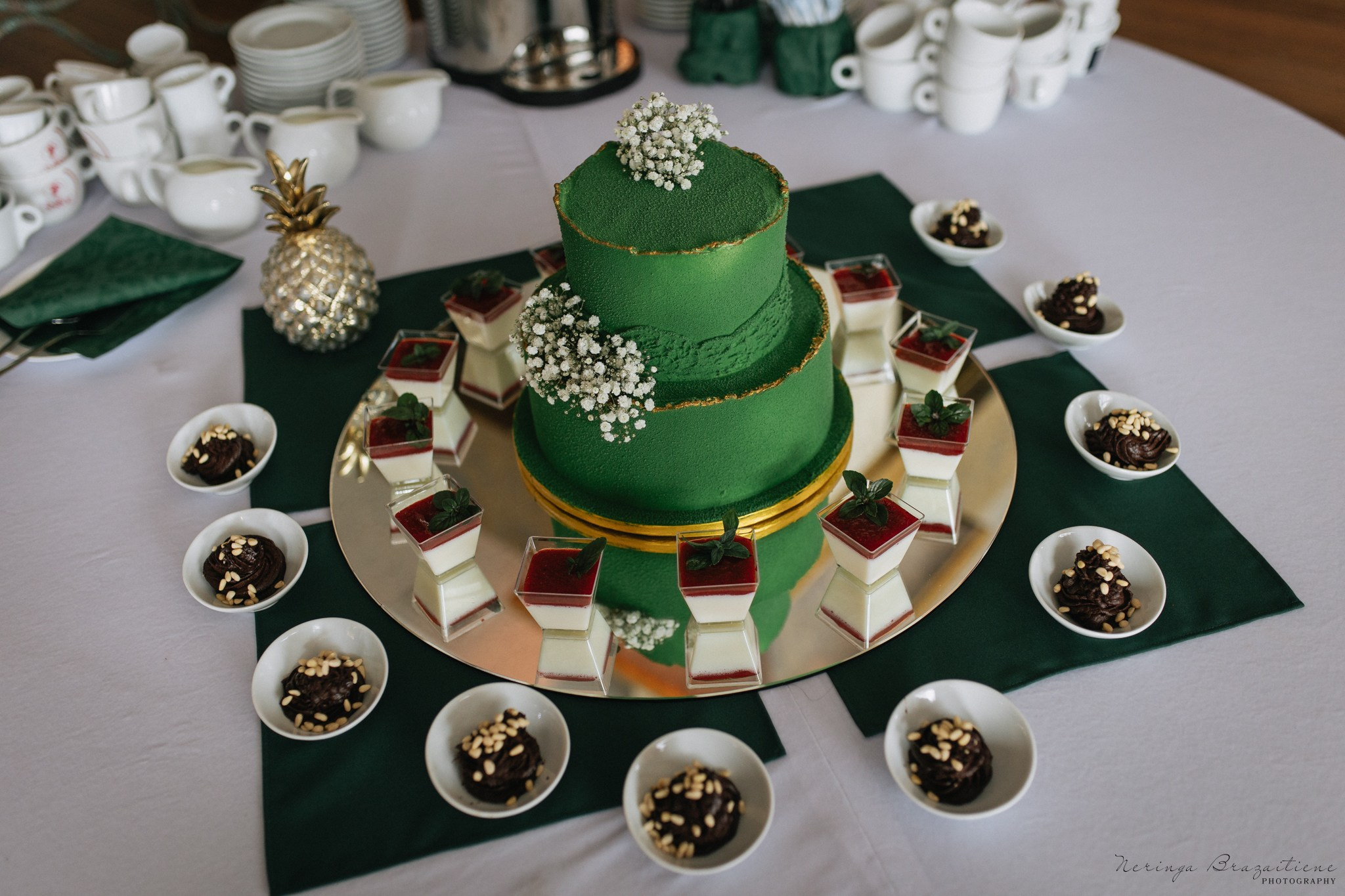 Vestuvinė fotosesija Kaune, Vienybės aikštėje, prie Lietuvos banko