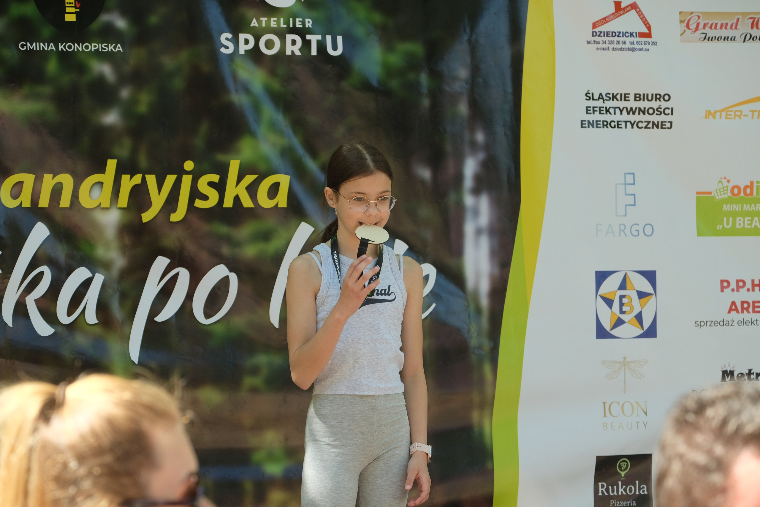 Aleksandryjska Piątka po lesie. Main