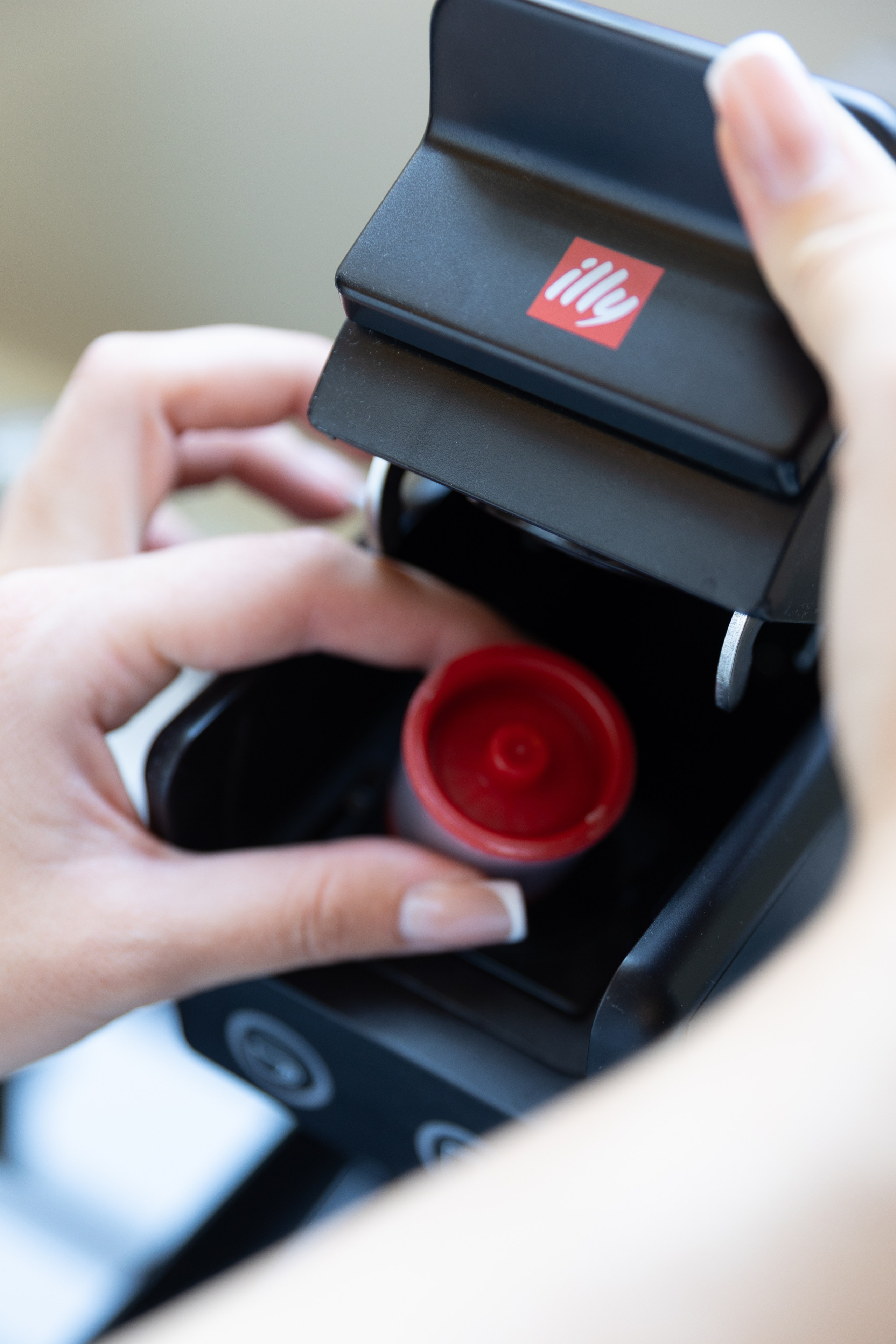 ROMA LUXUS. Elizaveta Razumova | Fotografa Cinematica per Love Story, Matrimoni e Ritratti