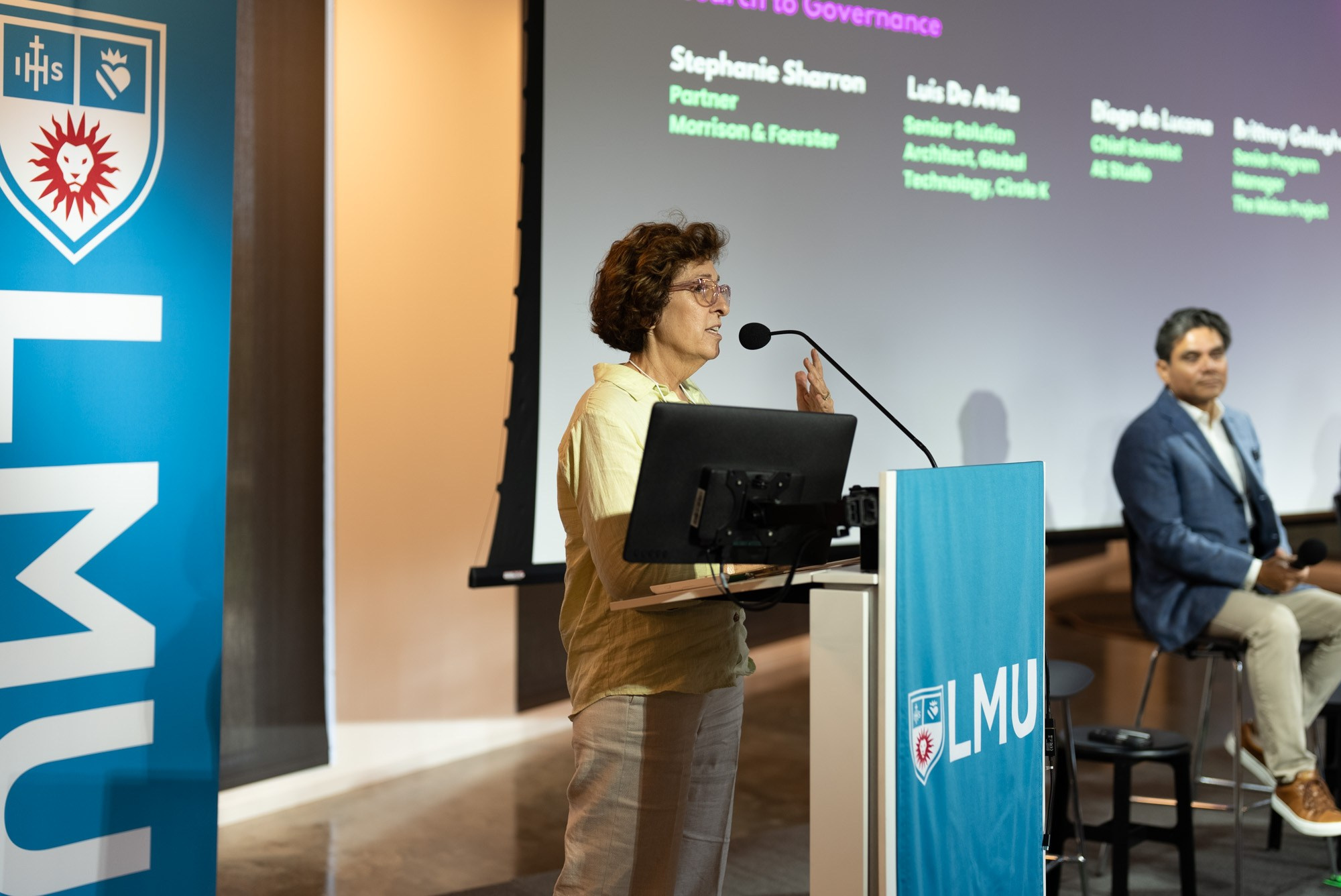 AILA and LMU AI Symposium (photos by Anna & Ksenia). Children’s and family photographer Anna Krasovitskaya