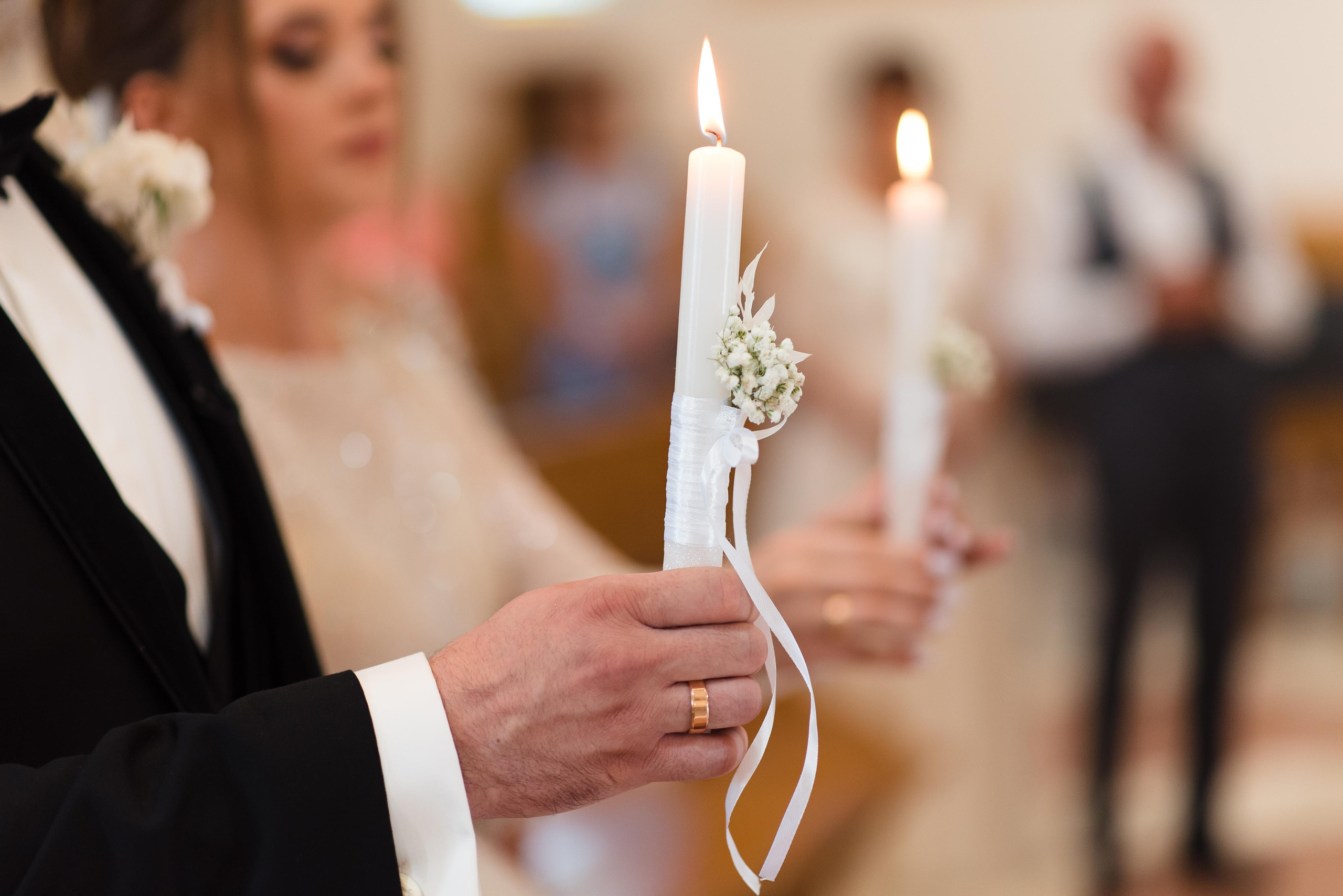 Hochzeitsvorbereitungen & Zeremonie: Zauberhafte Momente zweier Lieben