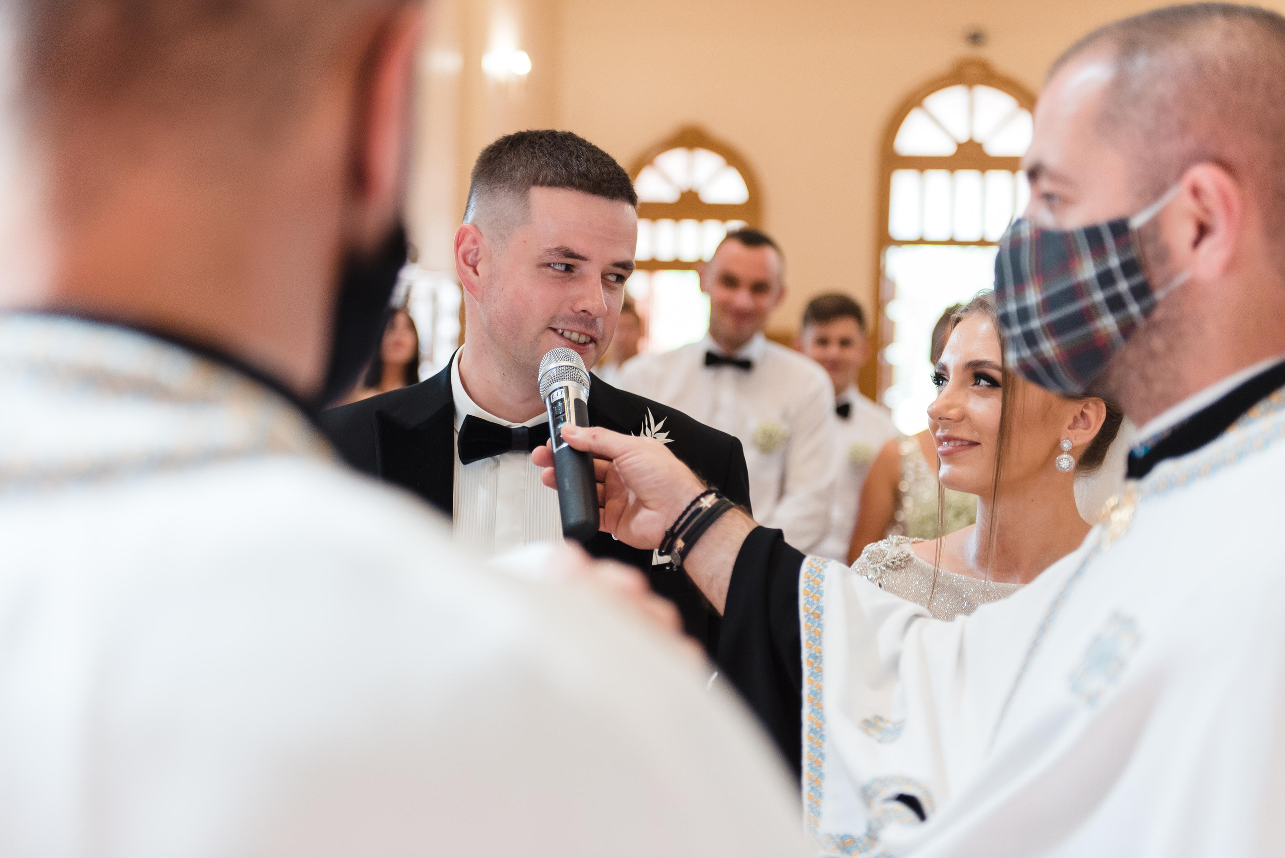 Hochzeitsvorbereitungen & Zeremonie: Zauberhafte Momente zweier Lieben