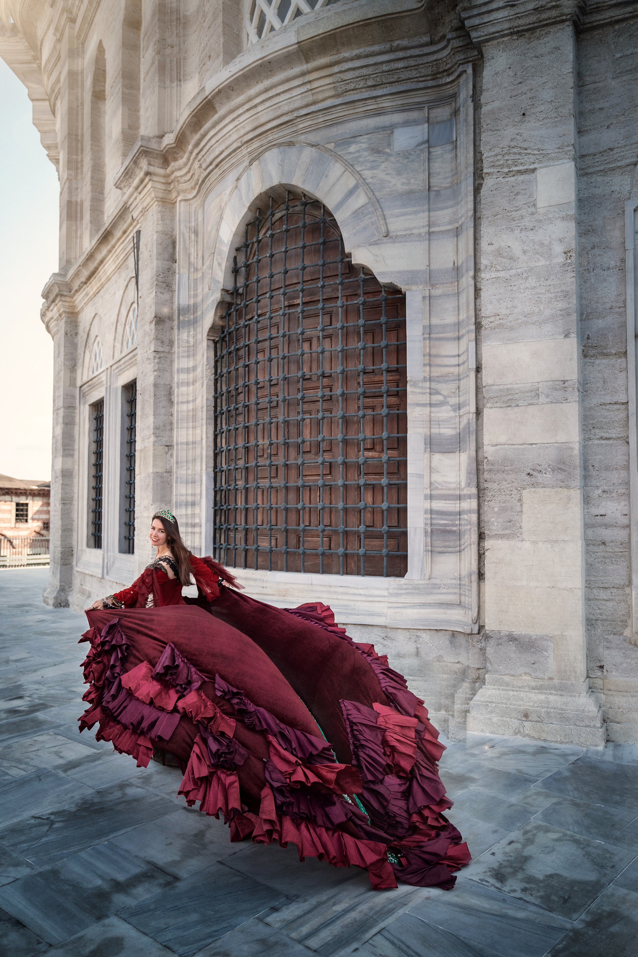 Фотосессии в Стамбуле в стиле «Великолепный век». Wedding, family and lifestyle photographer Anatoly. Photo sessions on rooftops with seagulls. Istanbul