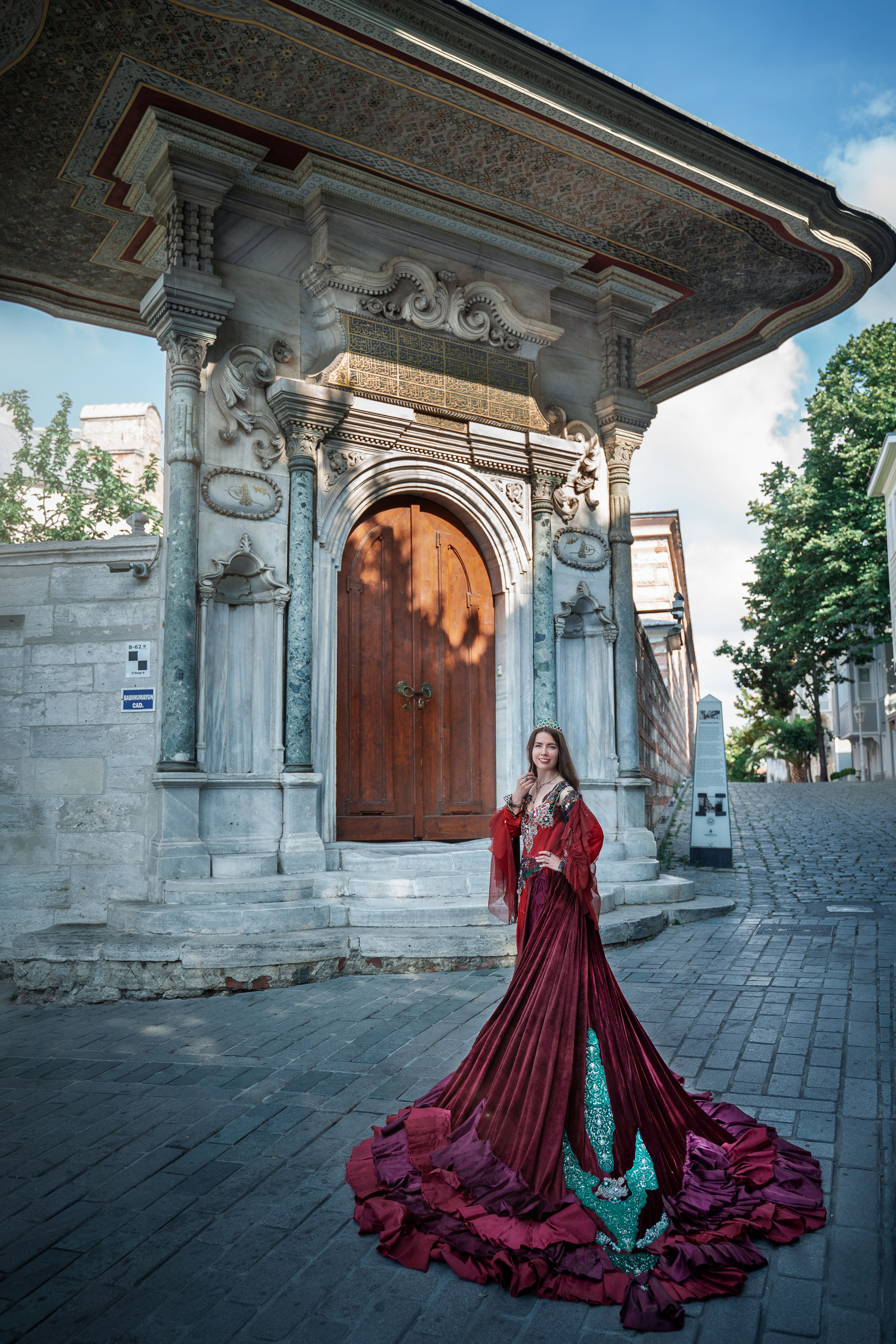 Фотосессии в Стамбуле в стиле «Великолепный век». Wedding, family and lifestyle photographer Anatoly. Photo sessions on rooftops with seagulls. Istanbul