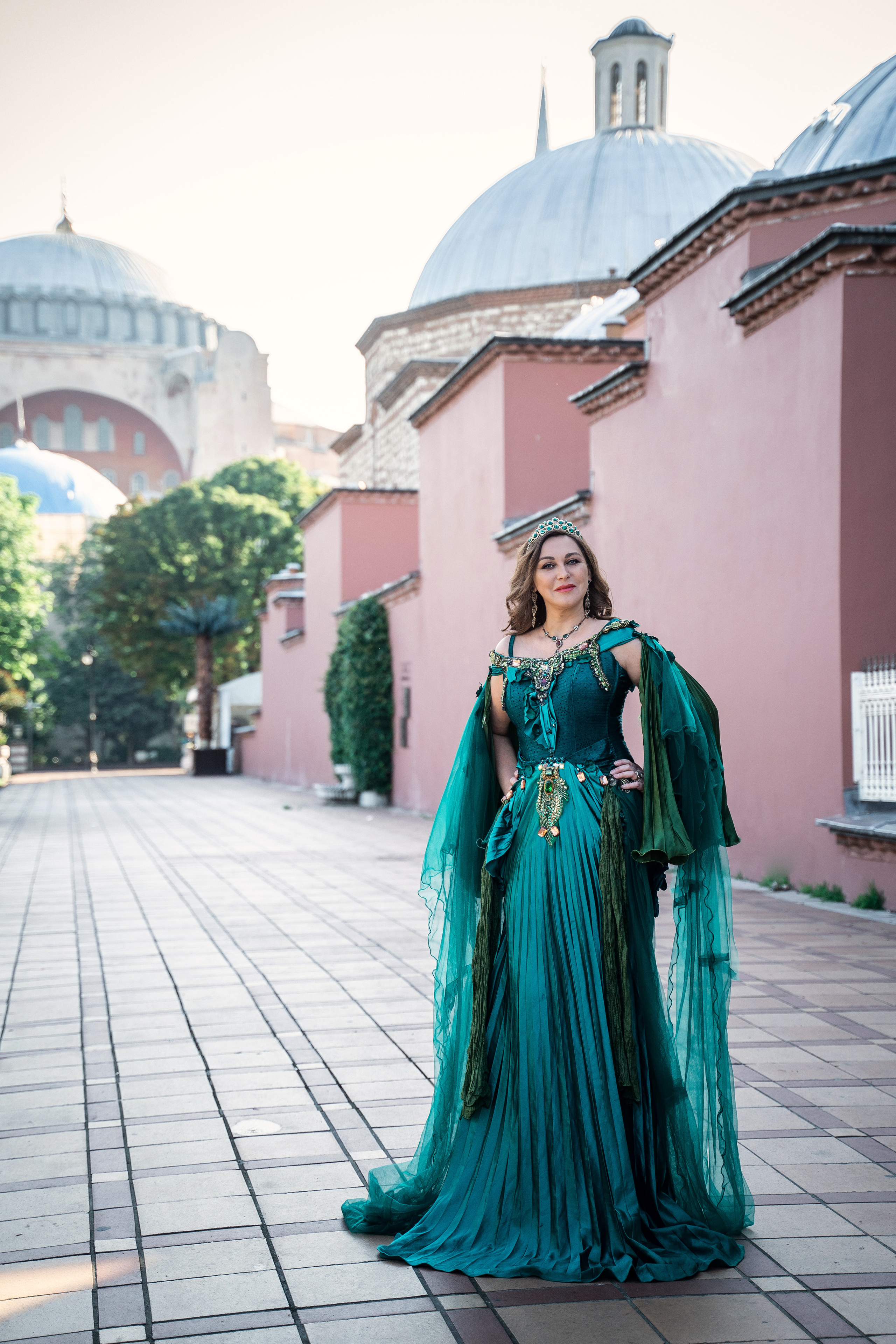 Фотосессии в Стамбуле в стиле «Великолепный век». Wedding, family and lifestyle photographer Anatoly. Photo sessions on rooftops with seagulls. Istanbul