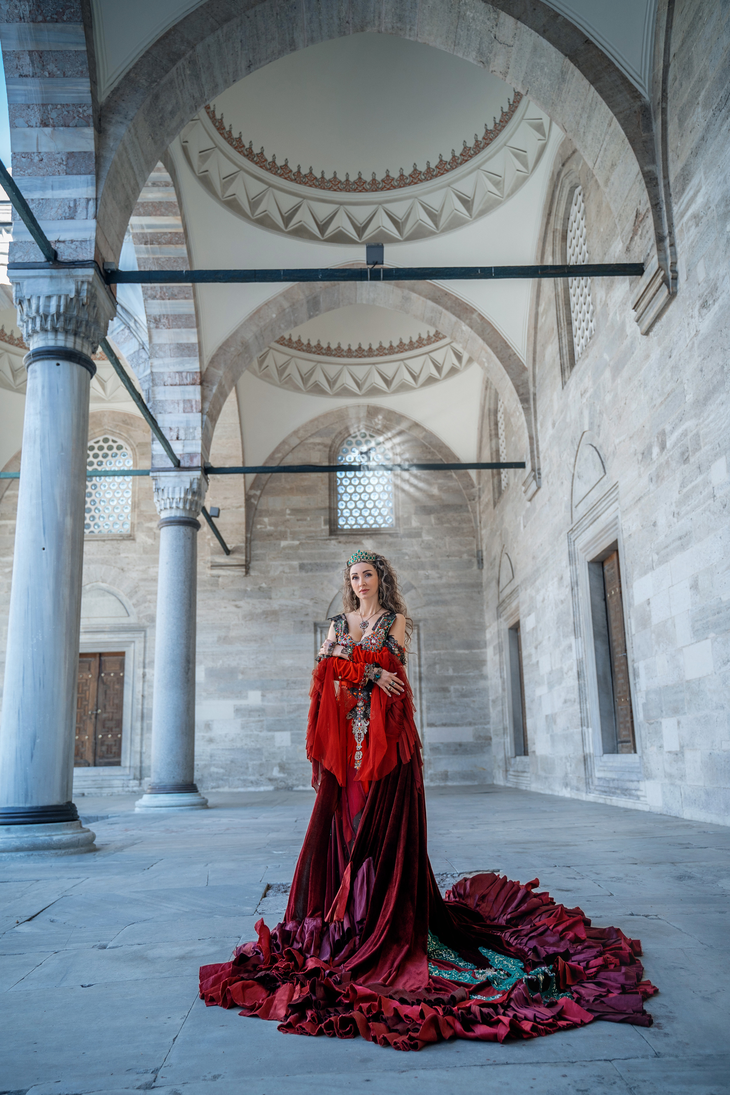 Фотосессии в Стамбуле в стиле «Великолепный век». Wedding, family and lifestyle photographer Anatoly. Photo sessions on rooftops with seagulls. Istanbul