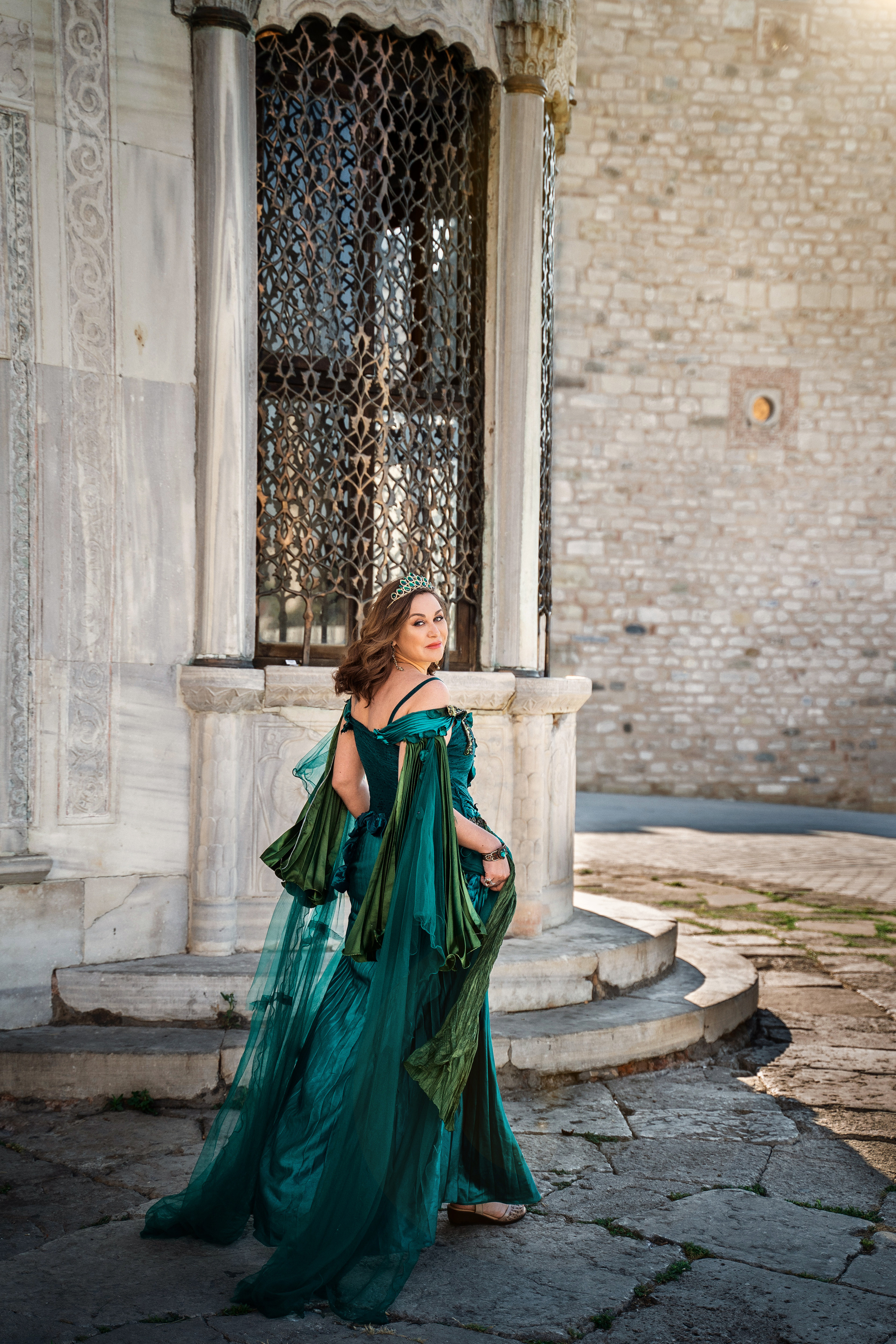 Фотосессии в Стамбуле в стиле «Великолепный век». Wedding, family and lifestyle photographer Anatoly. Photo sessions on rooftops with seagulls. Istanbul