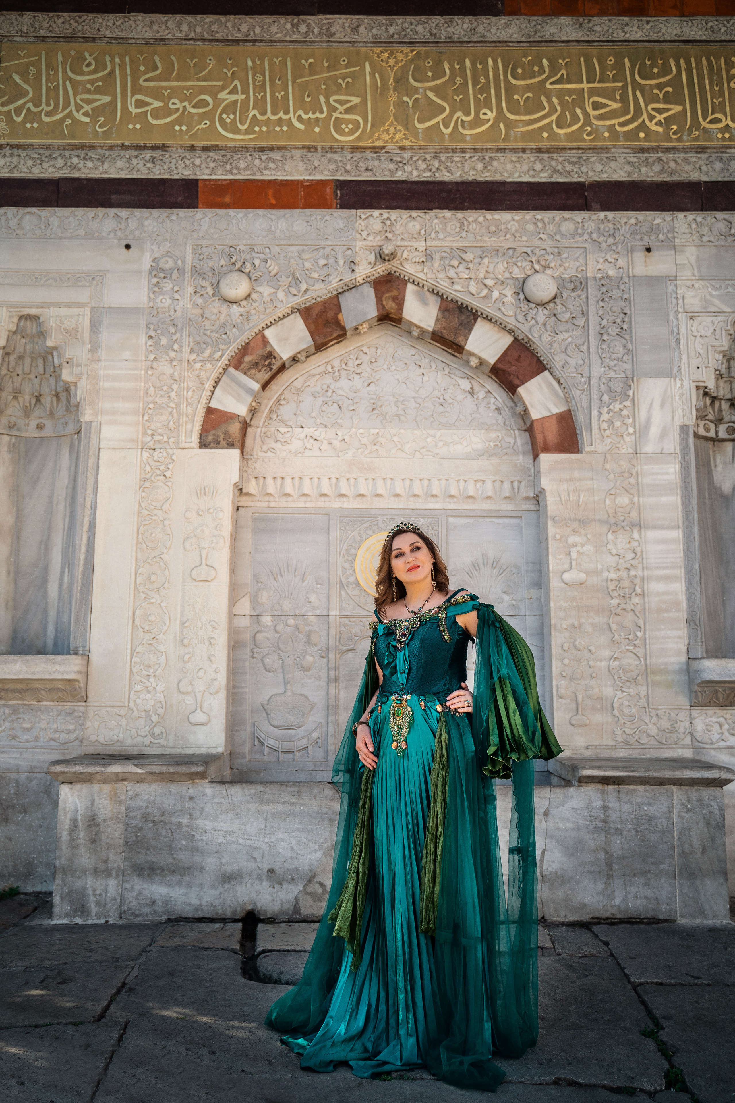 Фотосессии в Стамбуле в стиле «Великолепный век». Wedding, family and lifestyle photographer Anatoly. Photo sessions on rooftops with seagulls. Istanbul