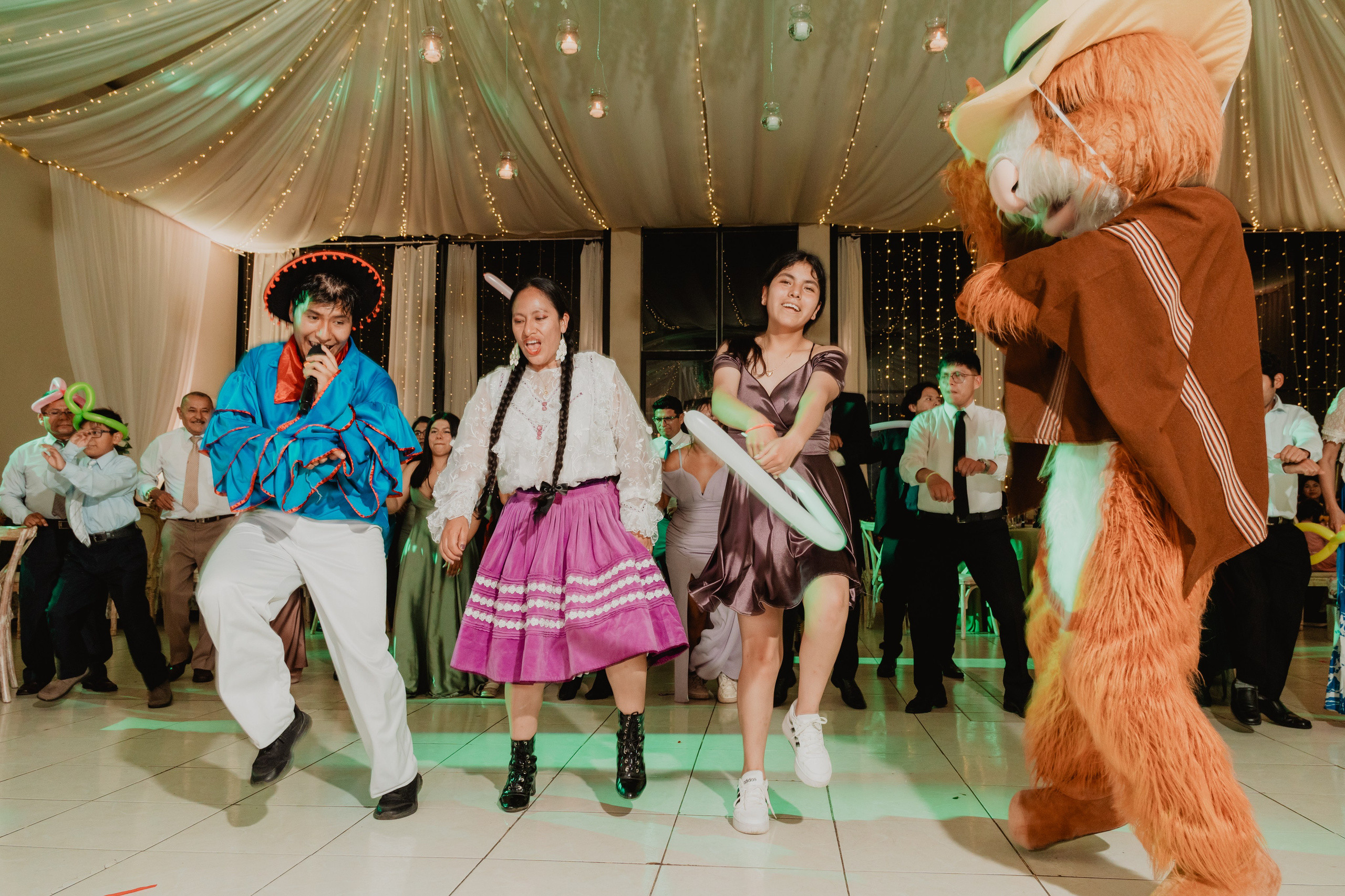 FERNANDO + MARIBEL | BODA RELIGIOSA. Studio KVTA | Fotografía y Video de Bodas en Arequipa