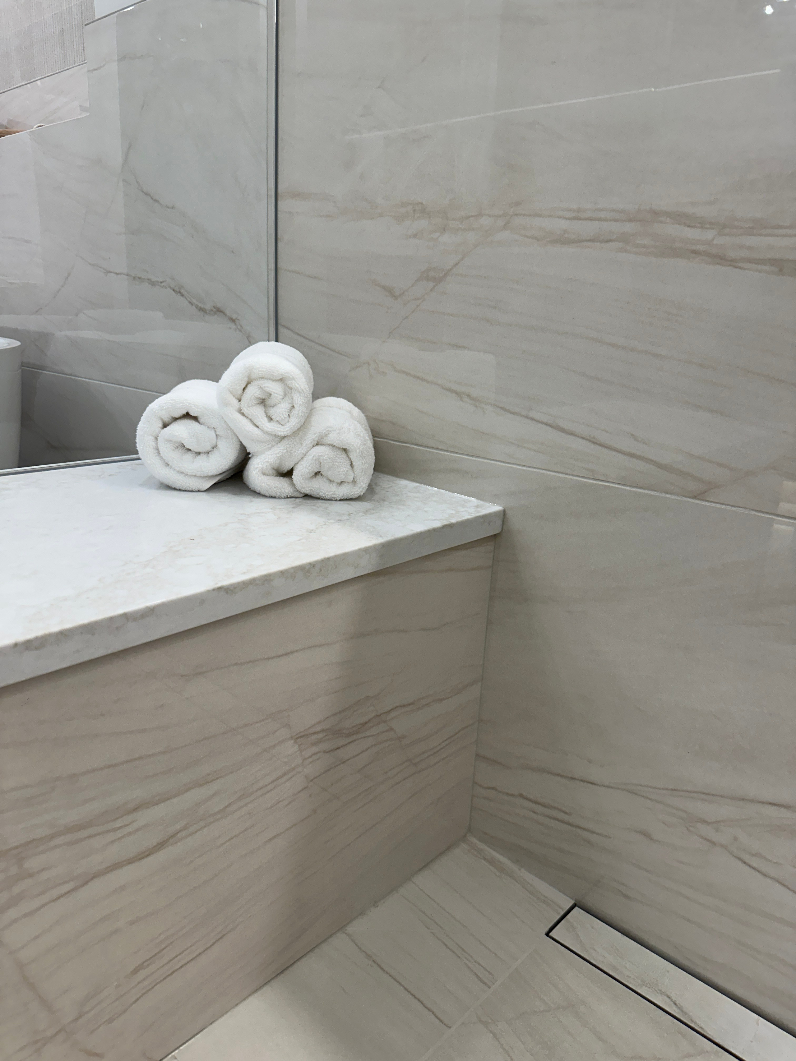 Bathrooms & Showers. Moroz Building Solutions LTD