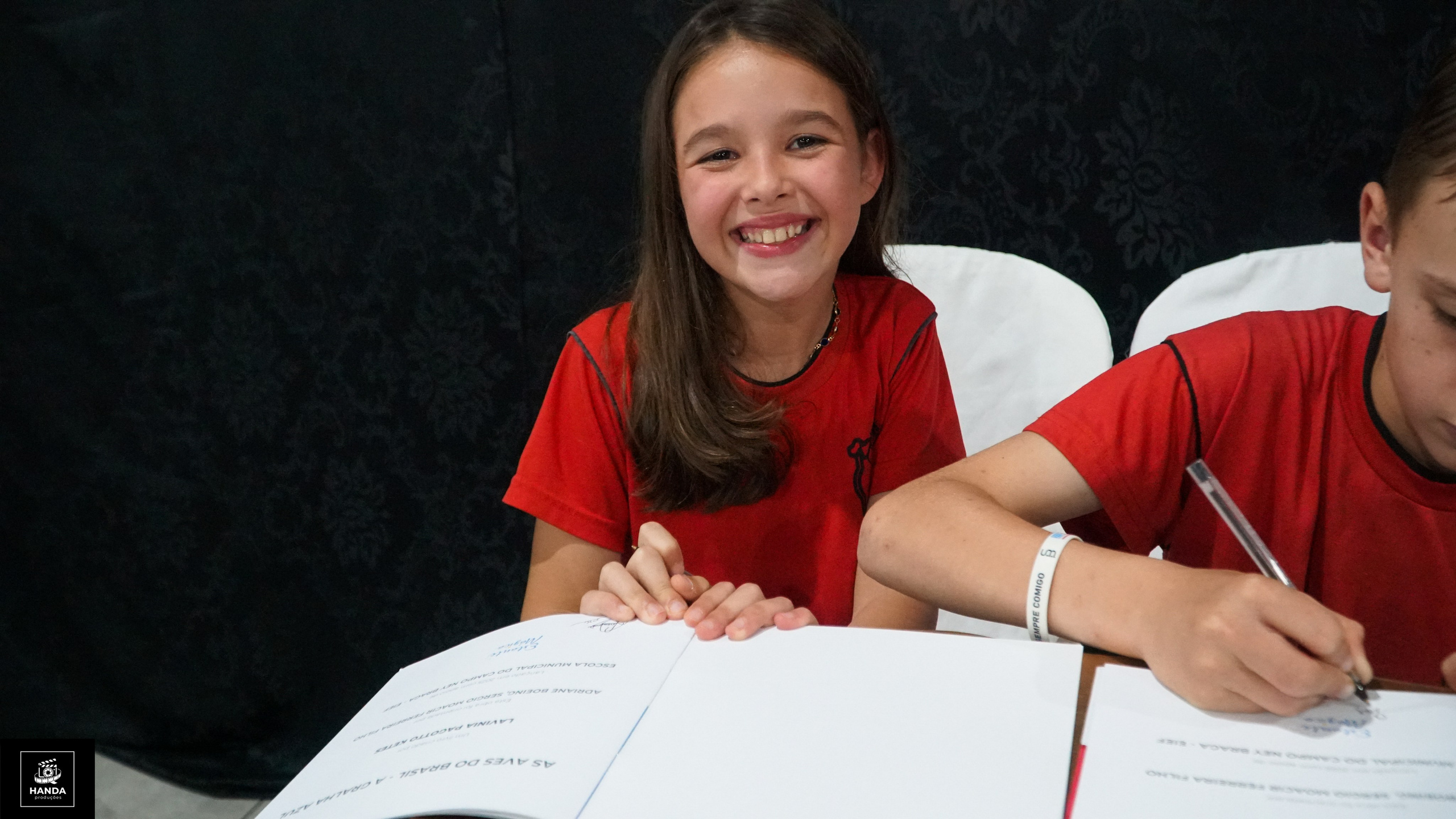 Noite autógrafos colégio Aurélio Buarque de Holanda. Handa Produções