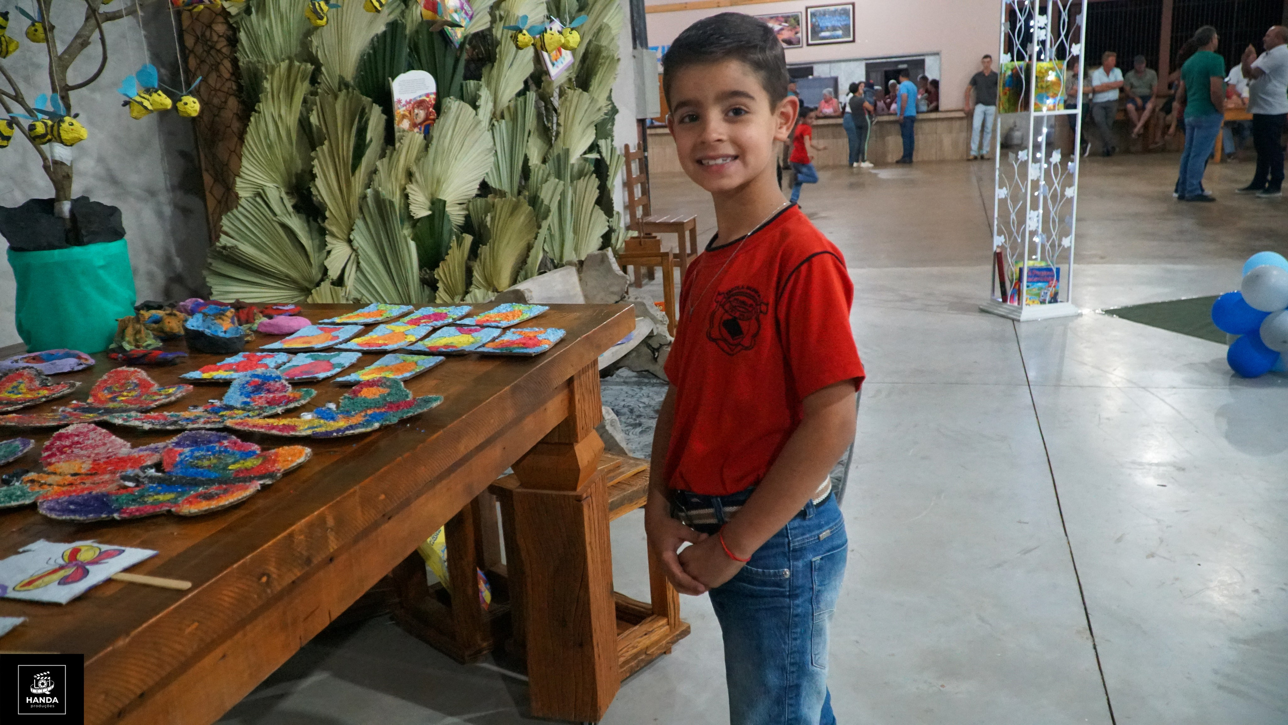 Noite autógrafos colégio Aurélio Buarque de Holanda. Handa Produções