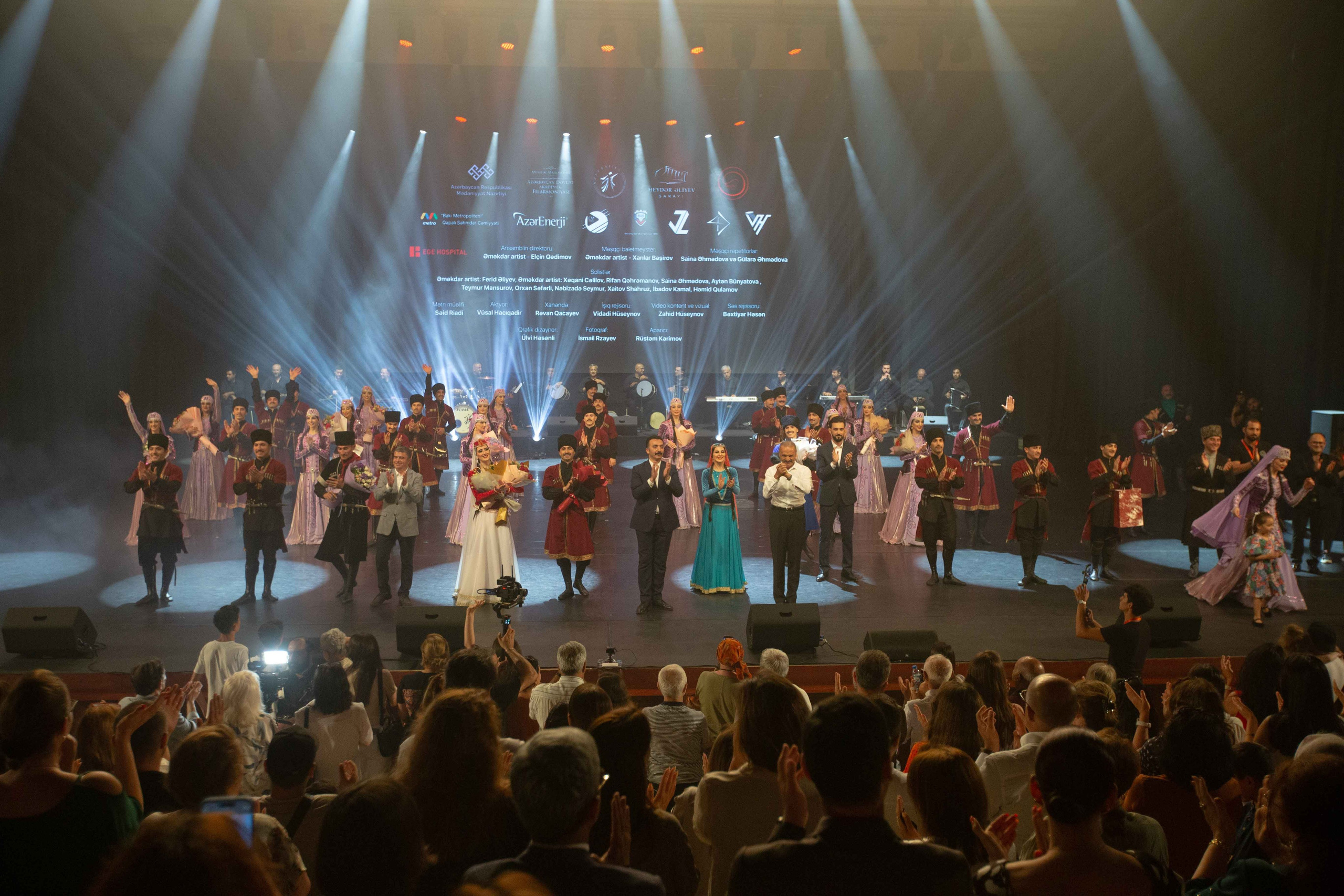 STATE DANCE ENSEMBLE. Wedding&Event photographer Ismail Rzayev in Baku