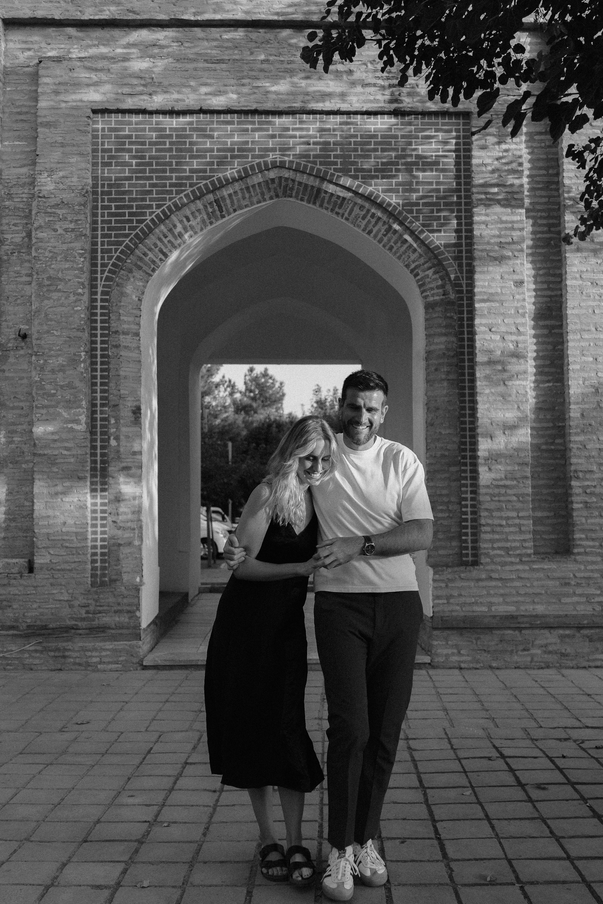 Love Story photoshoot in Samarkand with the backdrop of Gur-Emir. Photographer in Uzbekistan and Samarkand Djasur Marupov