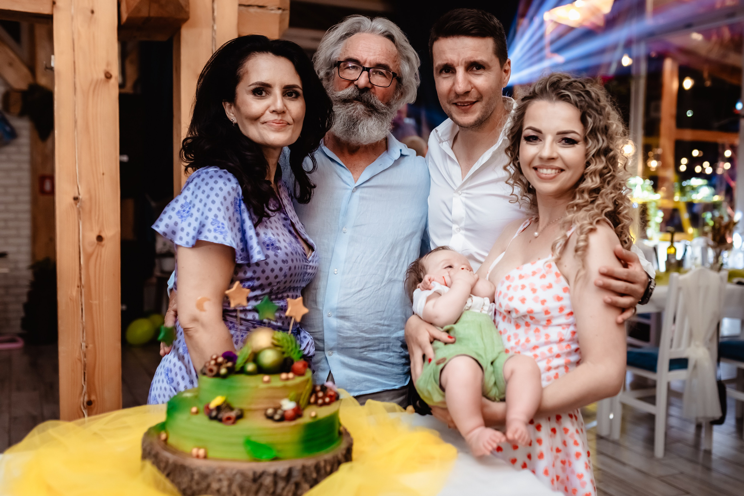 Bebelus la petrecerea de botez. Stefan Teodorescu — Fotograf de Nunta