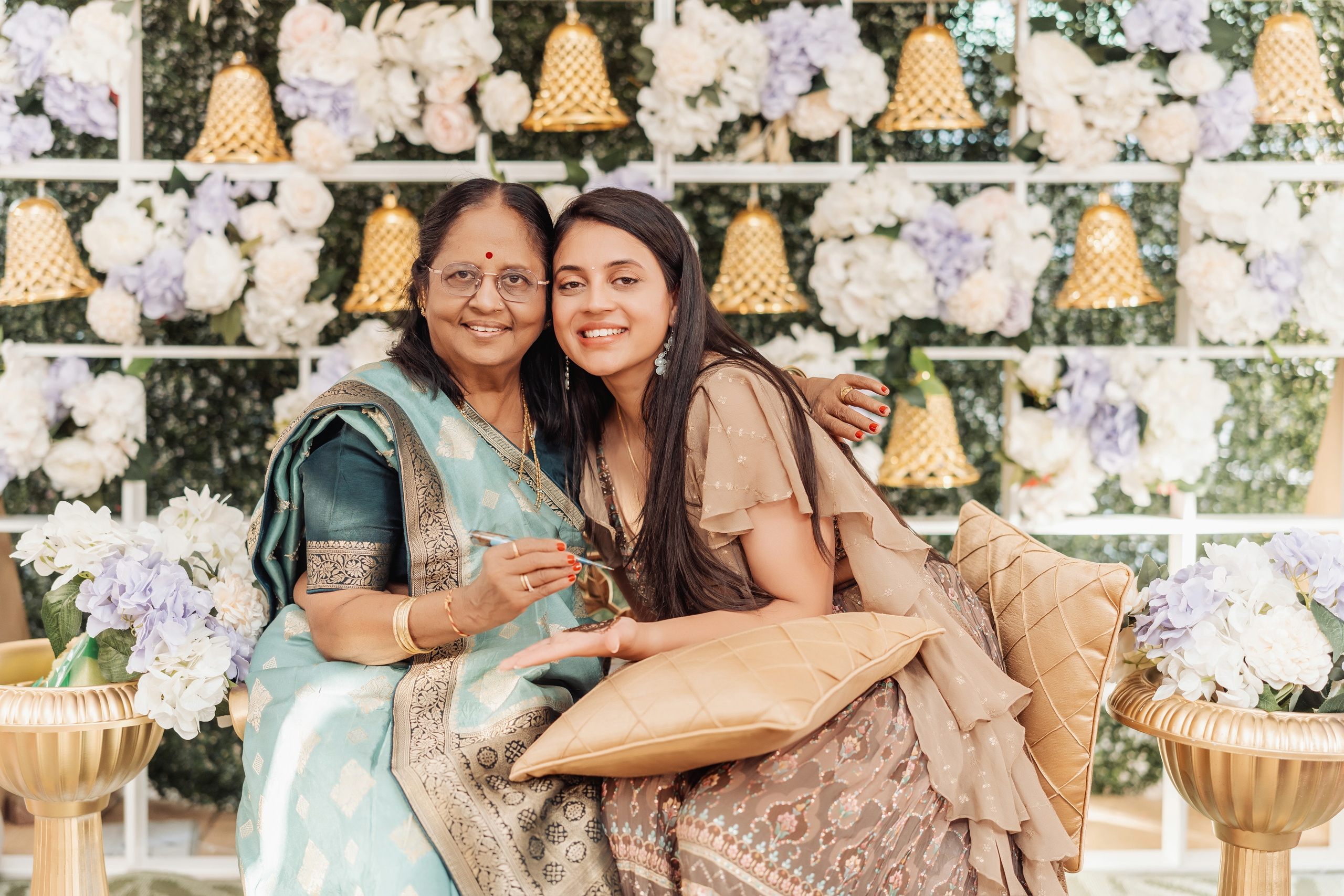 Darshil & Shailja. Wedding Photographer & Cinematographer studios