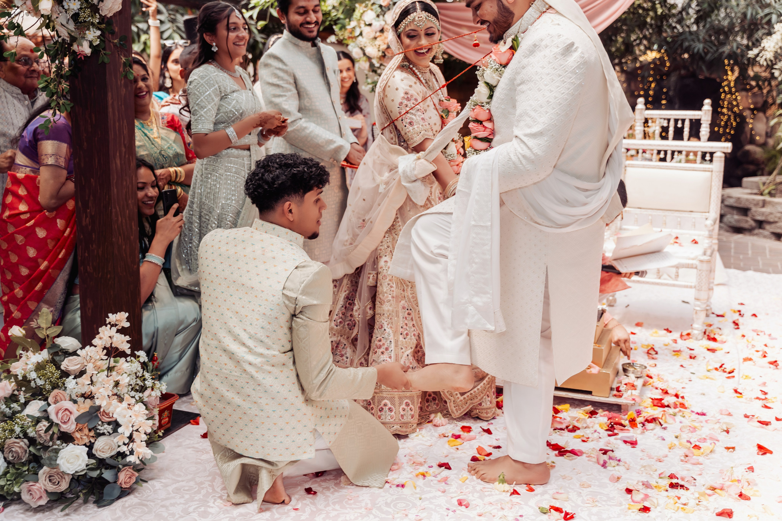 Darshil & Shailja. Wedding Photographer & Cinematographer studios