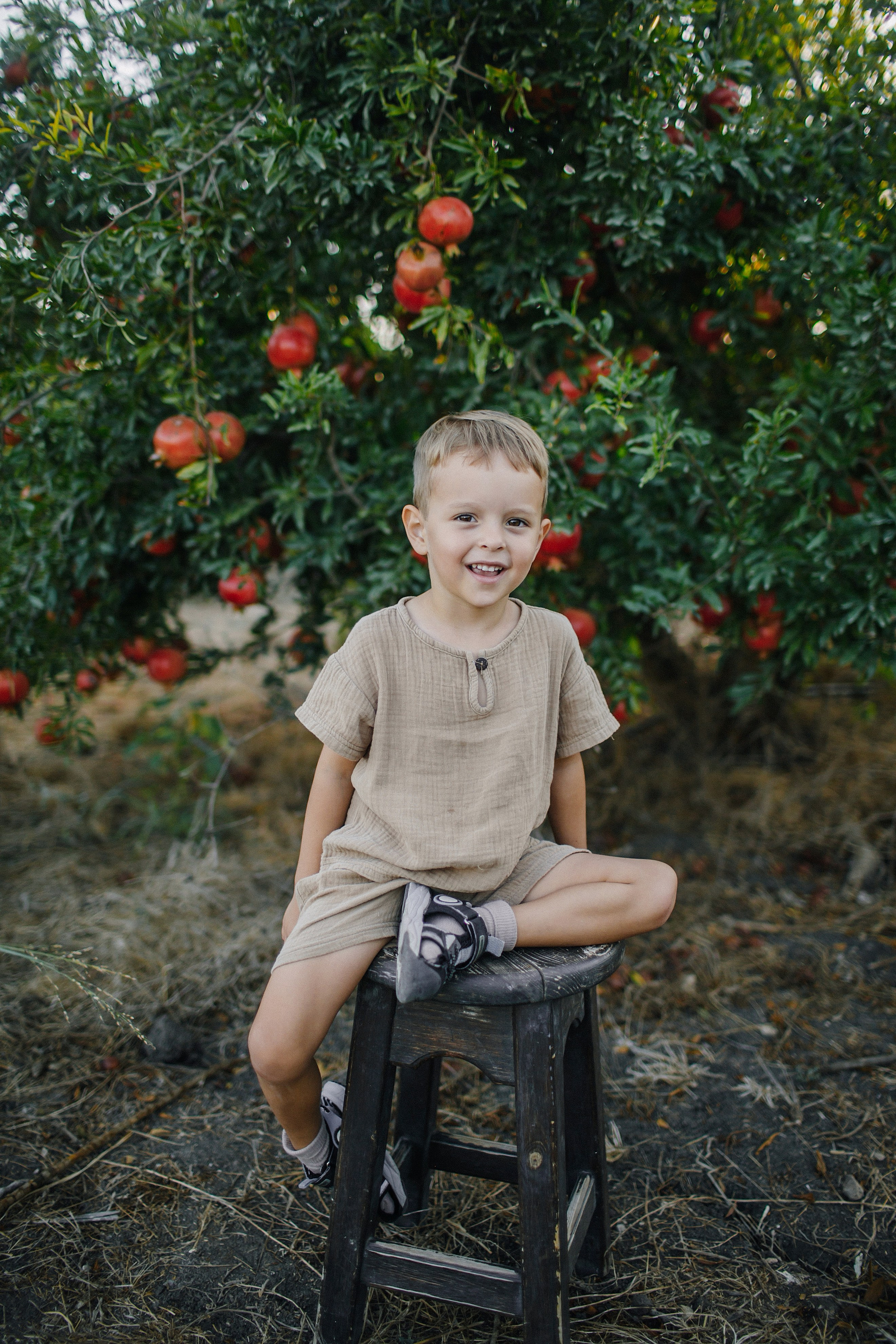 Binyamina garden. Family photographer in Israel