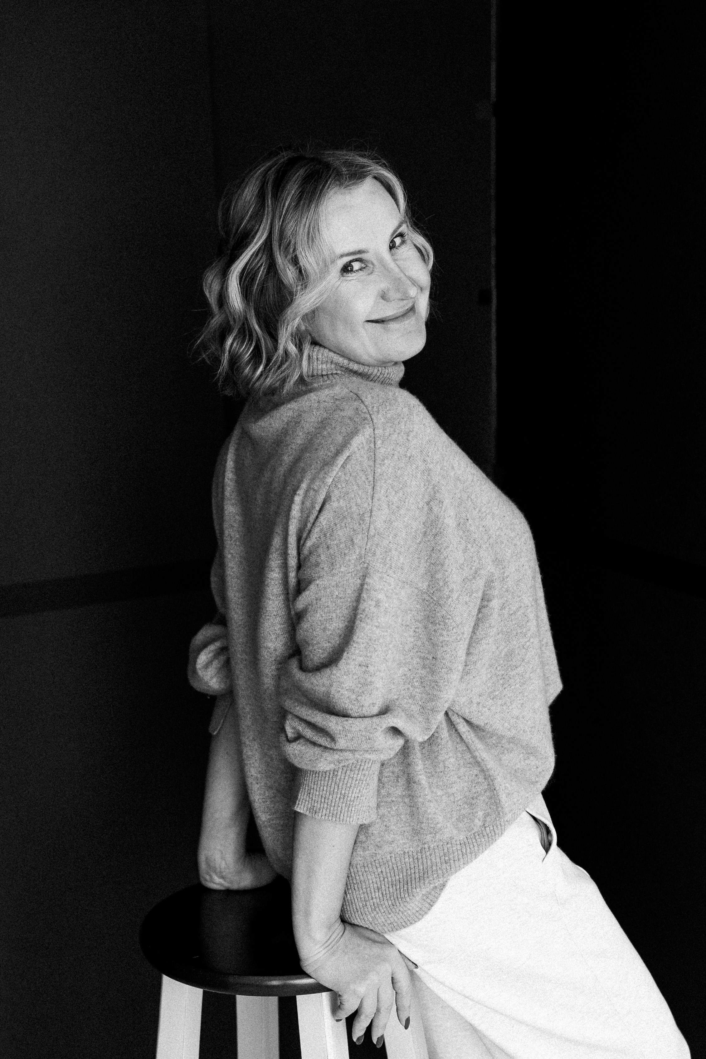 D. Rawnoir- Portrait photography by Daria Paliy.Timeless black&white portraits of women in NYC area