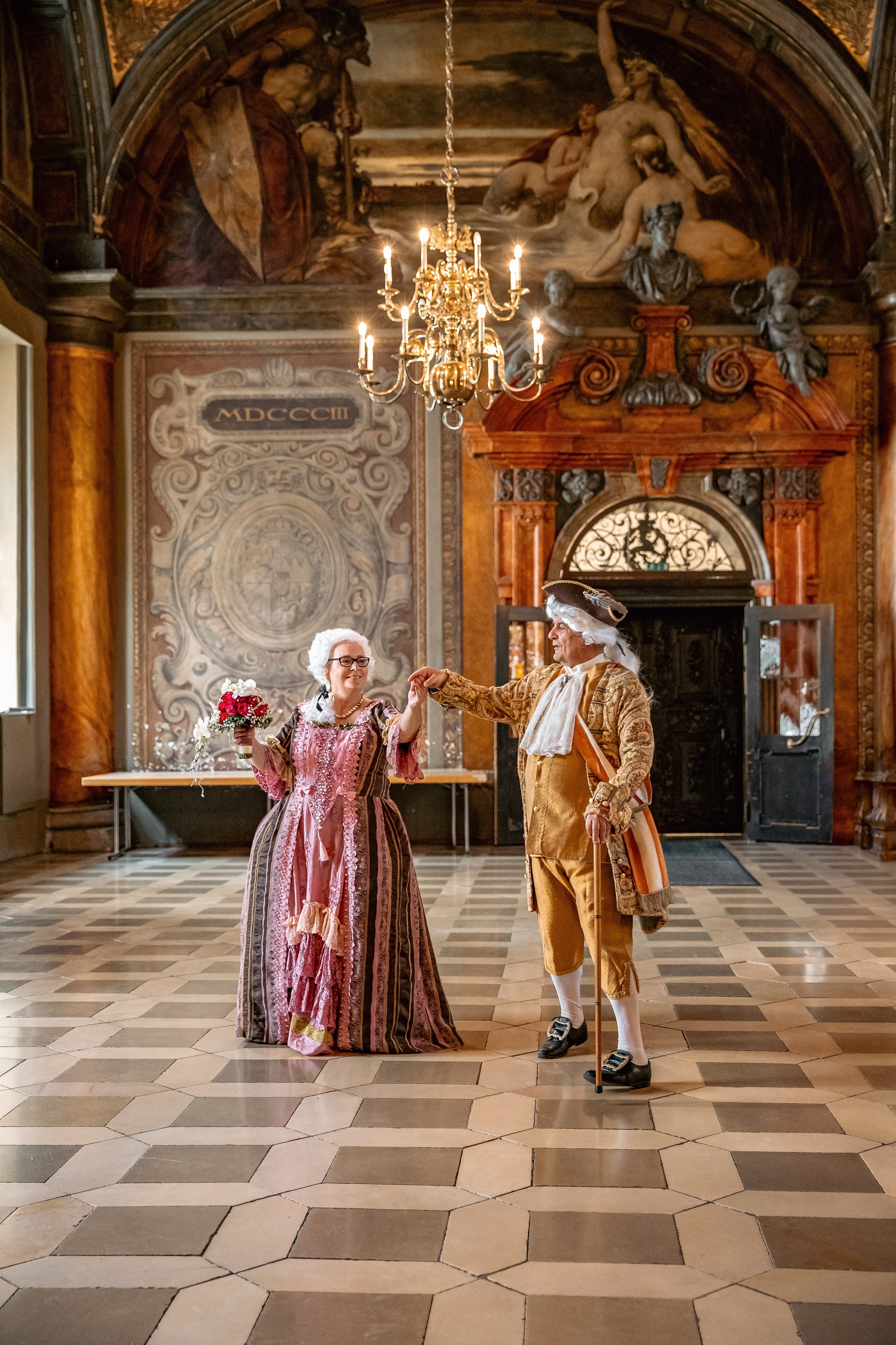 Hochzeit im Standesamt Passau, Kirchlich, Brautpaarshooting  