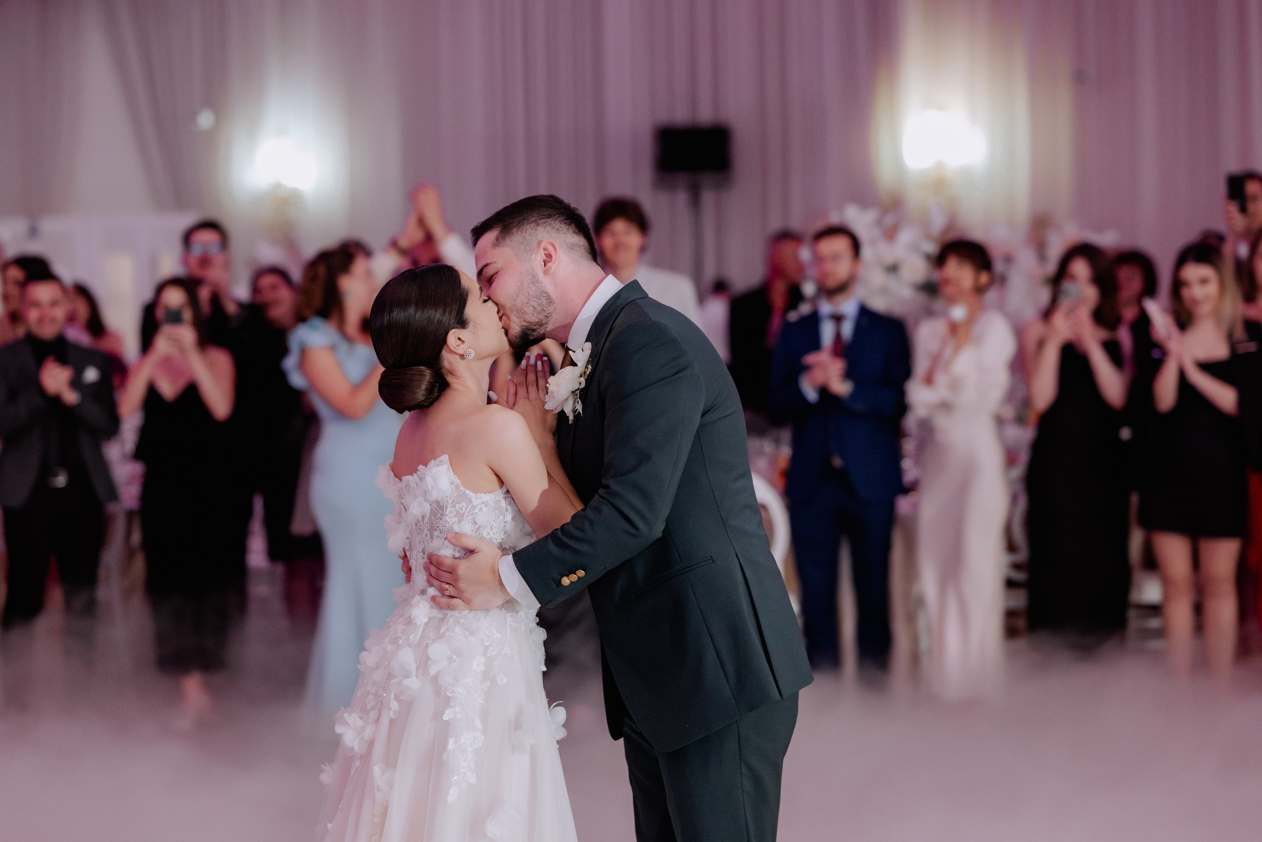 Nunta la Hotel Capitol Iasi. Proud Vision Weddings | Wedding Photography & Film — Servicii profesionale Foto Video Nunta Iasi