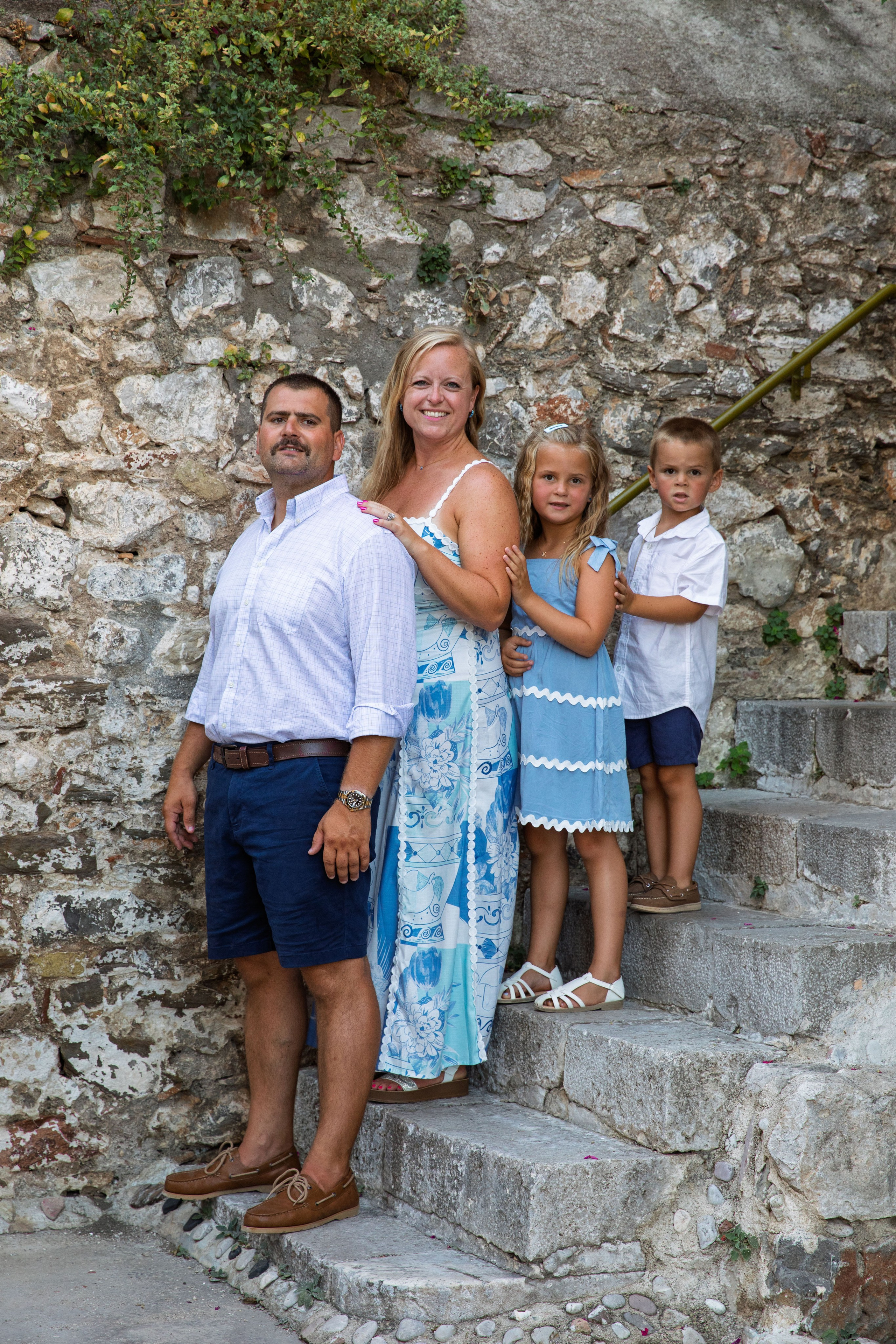 Family Kordalis (USA - Greece). Photographer Anya Khasapi. Nafplio, Greece