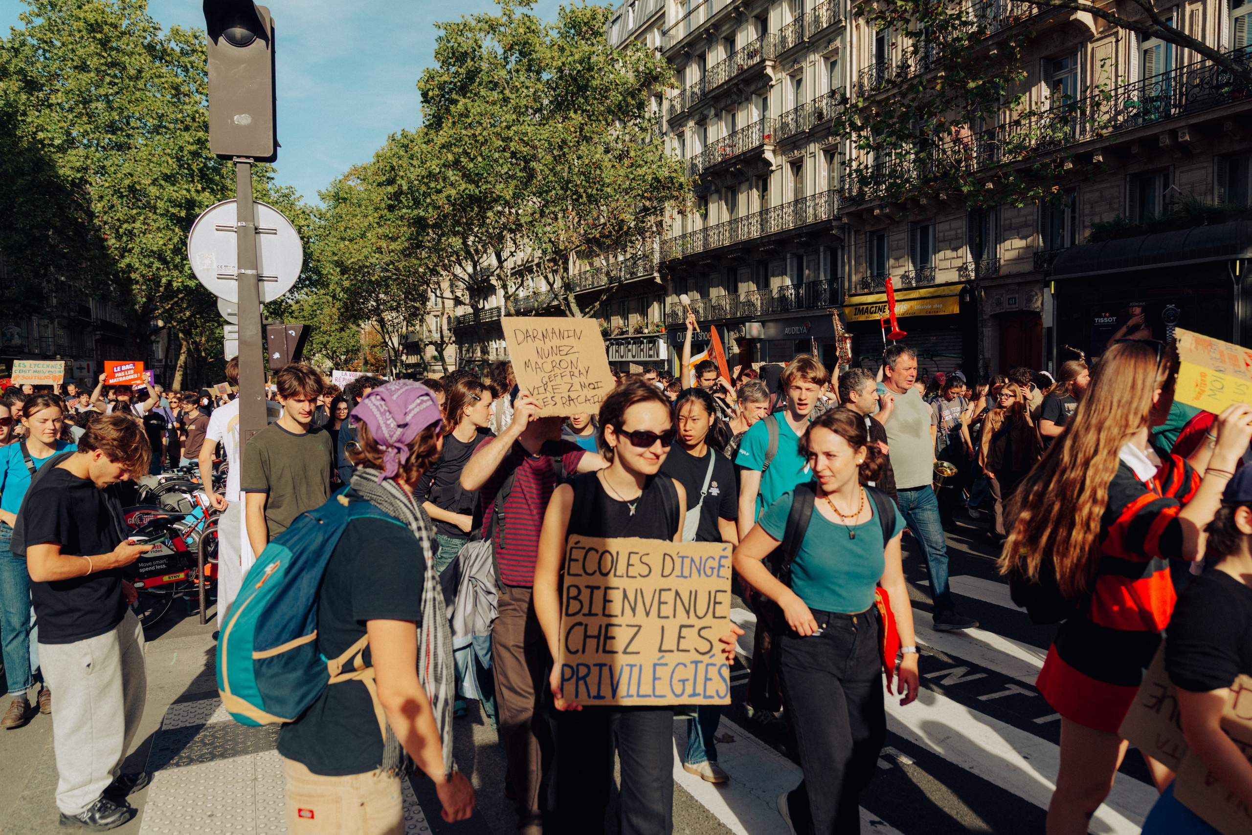 Manifestation du 13 octobre 2026 à Paris. Семейный и детский фотограф на Лазурном Берегу