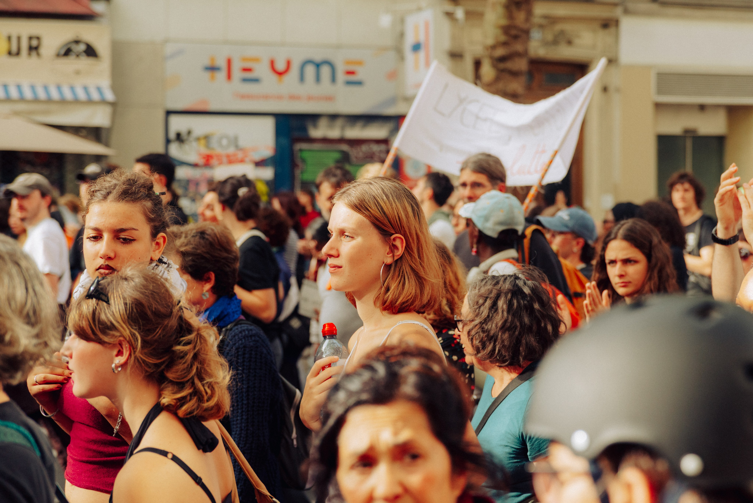 Manifestation du 13 octobre 2026 à Paris. Семейный и детский фотограф на Лазурном Берегу