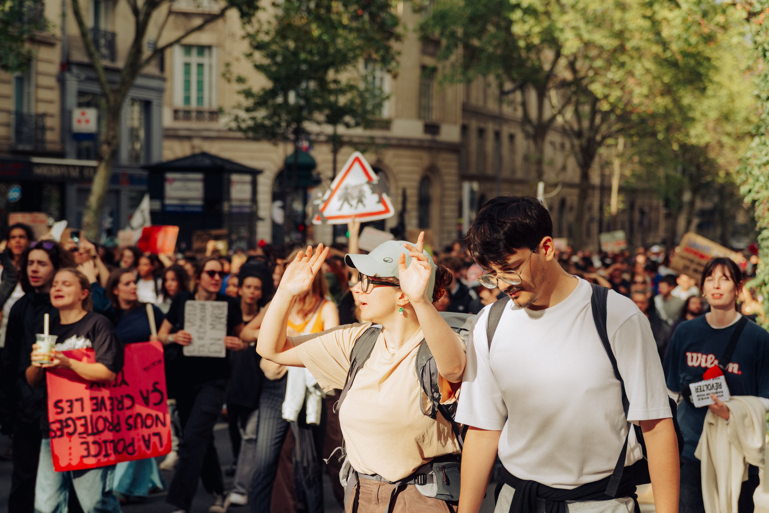 Manifestation du 13 octobre 2026 à Paris. Семейный и детский фотограф на Лазурном Берегу