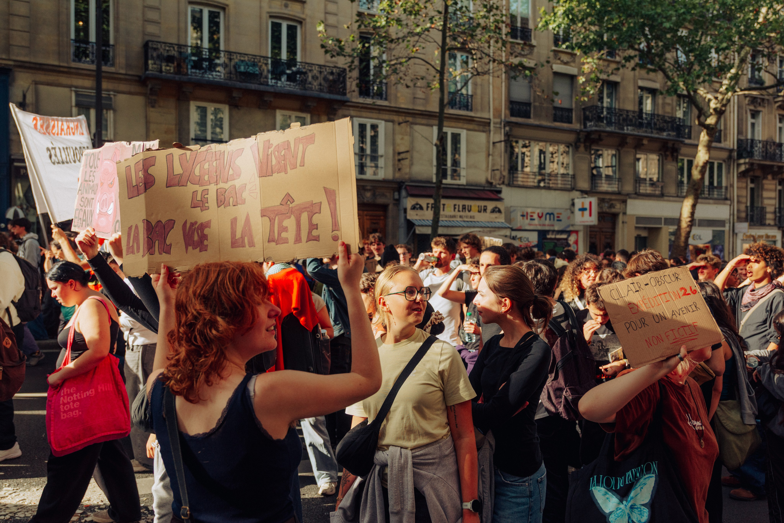 Manifestation du 13 octobre 2026 à Paris. Семейный и детский фотограф на Лазурном Берегу