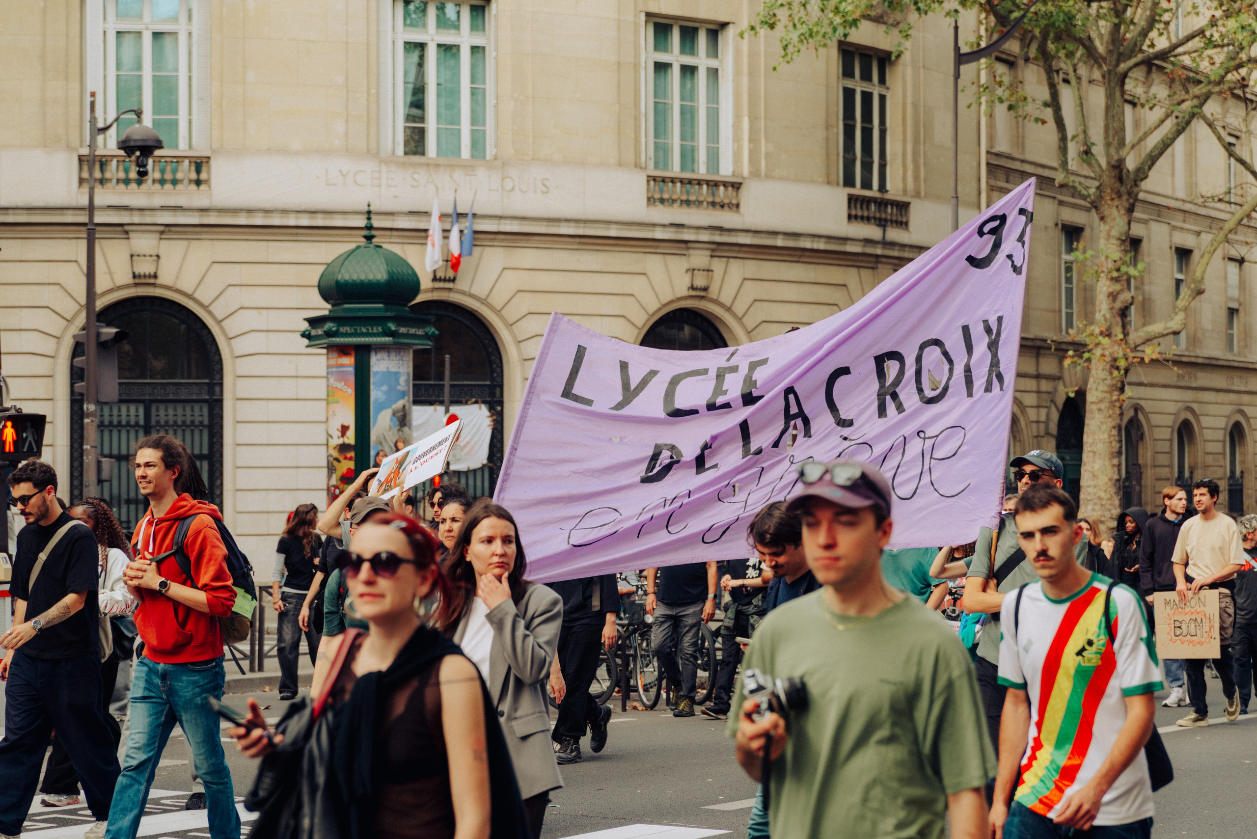 Manifestation du 13 octobre 2026 à Paris. Семейный и детский фотограф на Лазурном Берегу