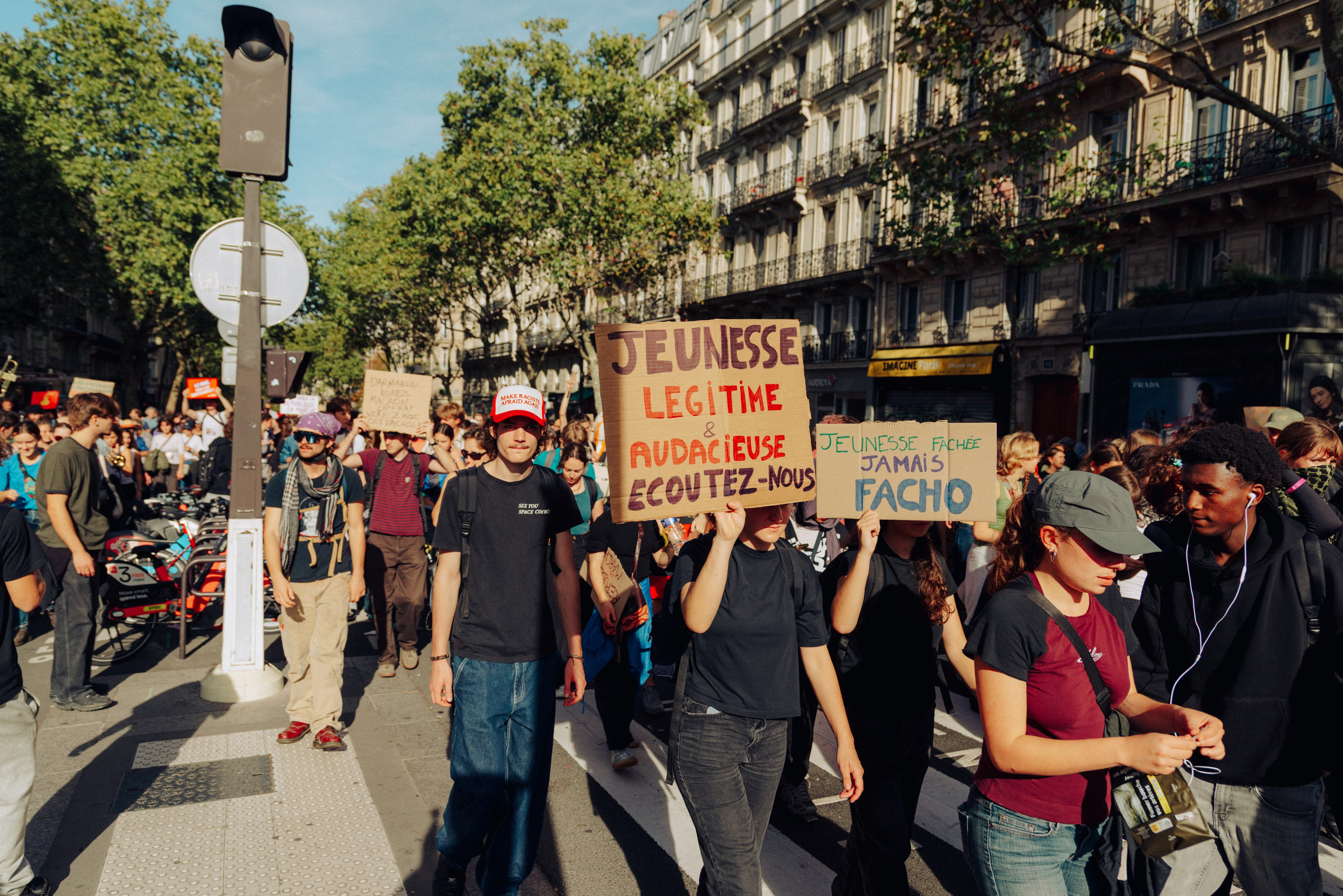 Manifestation du 13 octobre 2026 à Paris. Семейный и детский фотограф на Лазурном Берегу