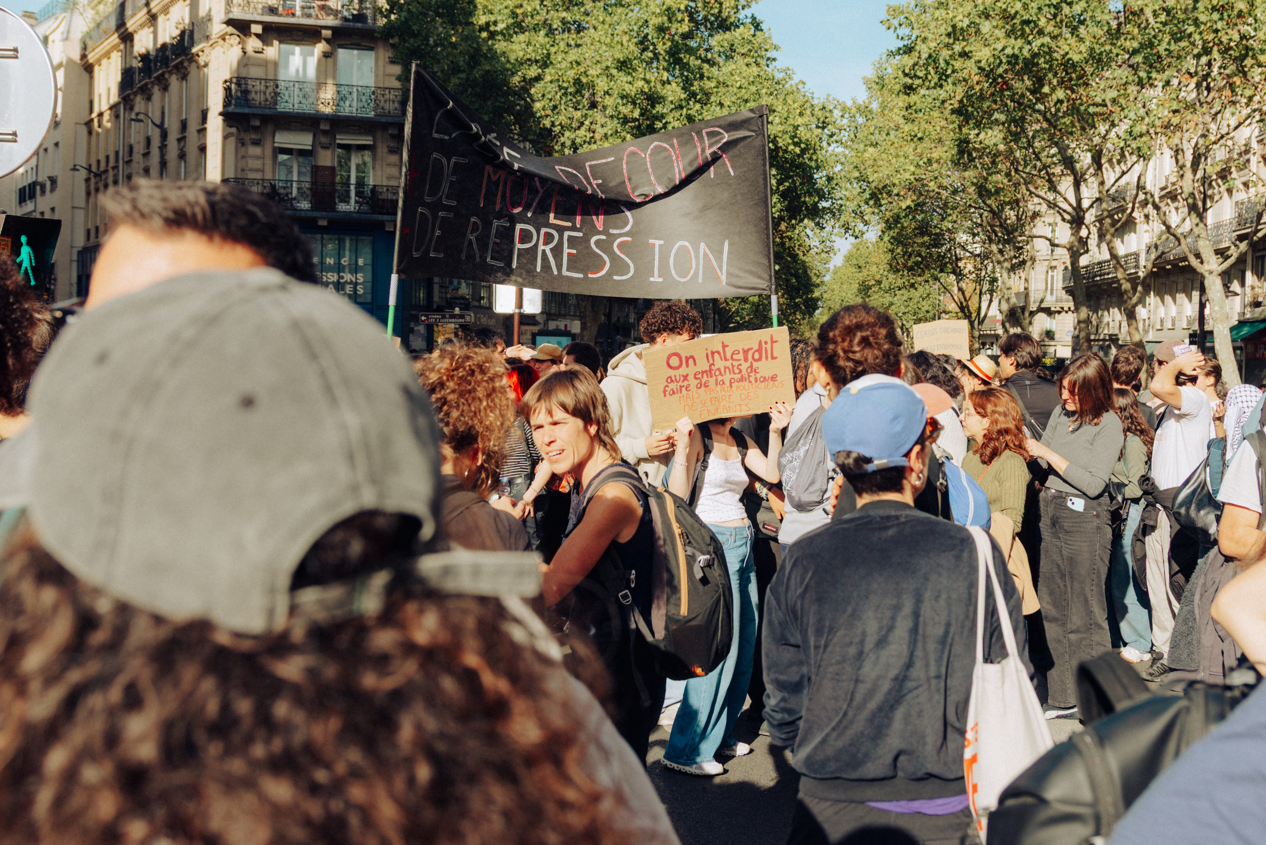 Manifestation du 13 octobre 2026 à Paris. Семейный и детский фотограф на Лазурном Берегу