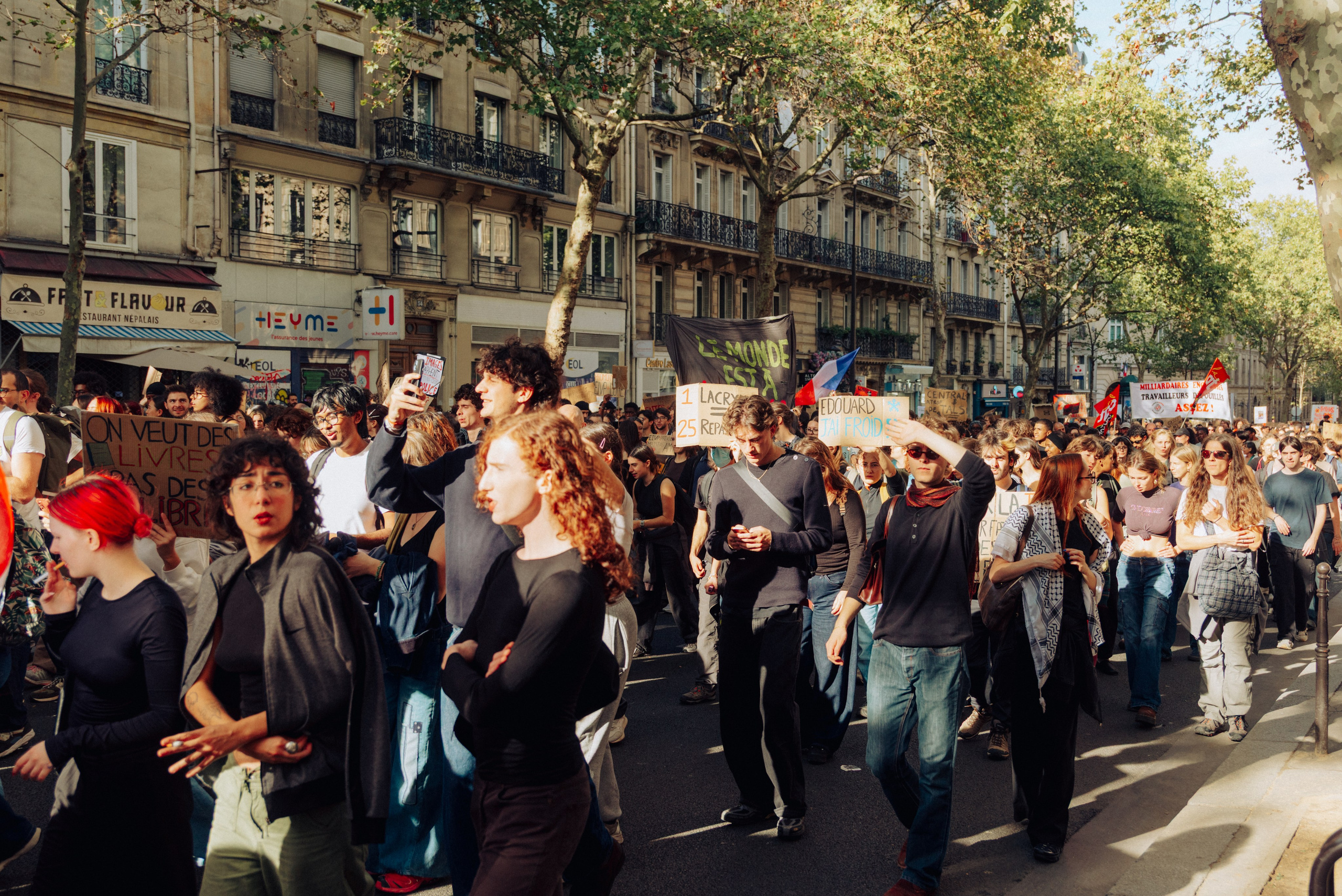 Manifestation du 13 octobre 2026 à Paris. Семейный и детский фотограф на Лазурном Берегу