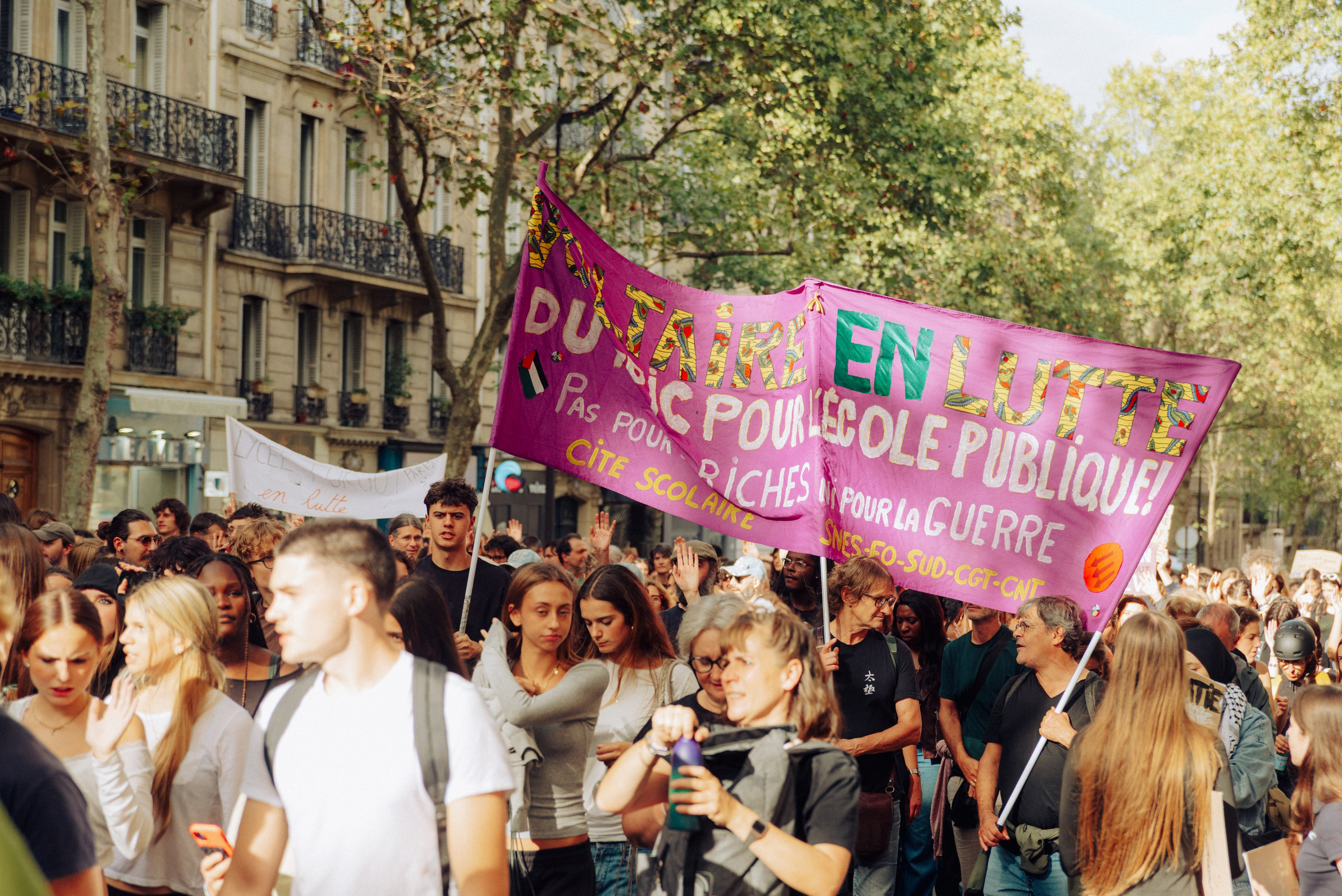Manifestation du 13 octobre 2026 à Paris. Семейный и детский фотограф на Лазурном Берегу