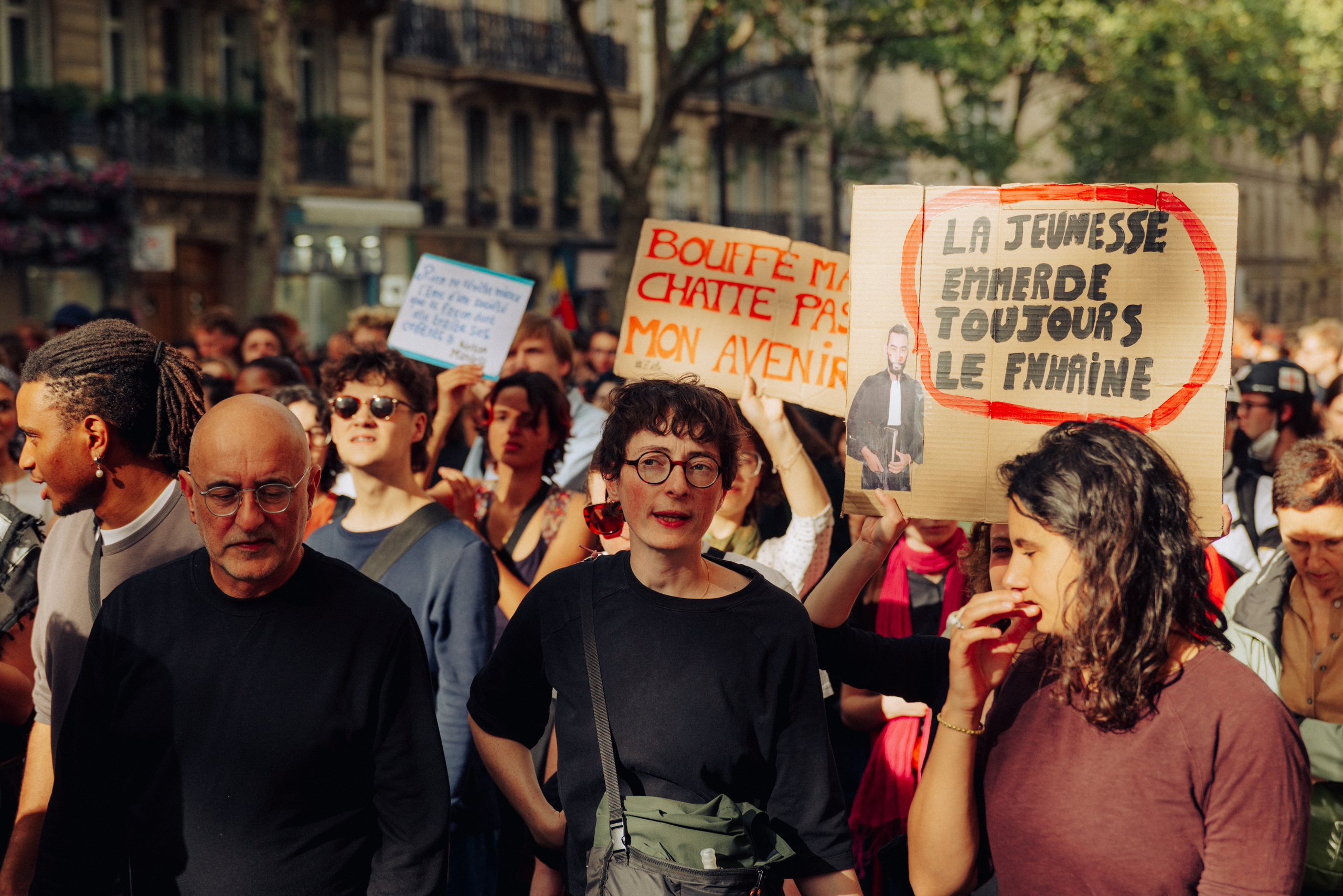 Manifestation du 13 octobre 2026 à Paris. Семейный и детский фотограф на Лазурном Берегу